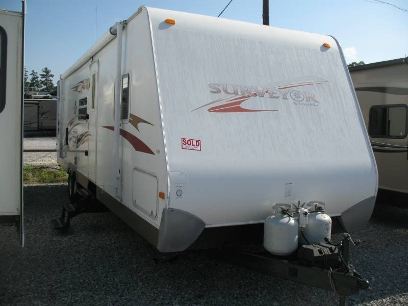 USED 2008 FOREST RIVER SURVEYOR SV304 - Overview | Berryland Campers