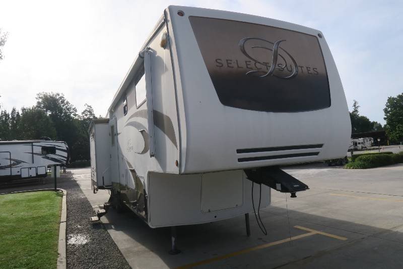 USED 2008 DOUBLETREE RV SELECT SUITES 34SB - Overview | Berryland Campers