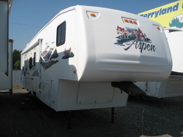 USED 2005 CHALET ASPEN 3100S Overview Berryland Campers