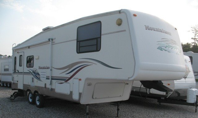 USED 2003 KEYSTONE MOUNTAINEER 298RLS - Overview | Berryland Campers