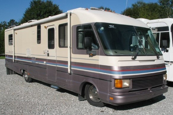 USED 1991 FLEETWOOD PACE ARROW 33 - Overview | Berryland Campers