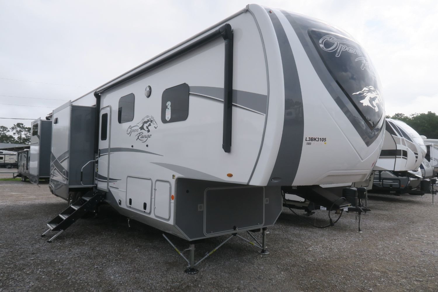 NEW 2020 OPEN RANGE 427BHS - Overview | Berryland Campers