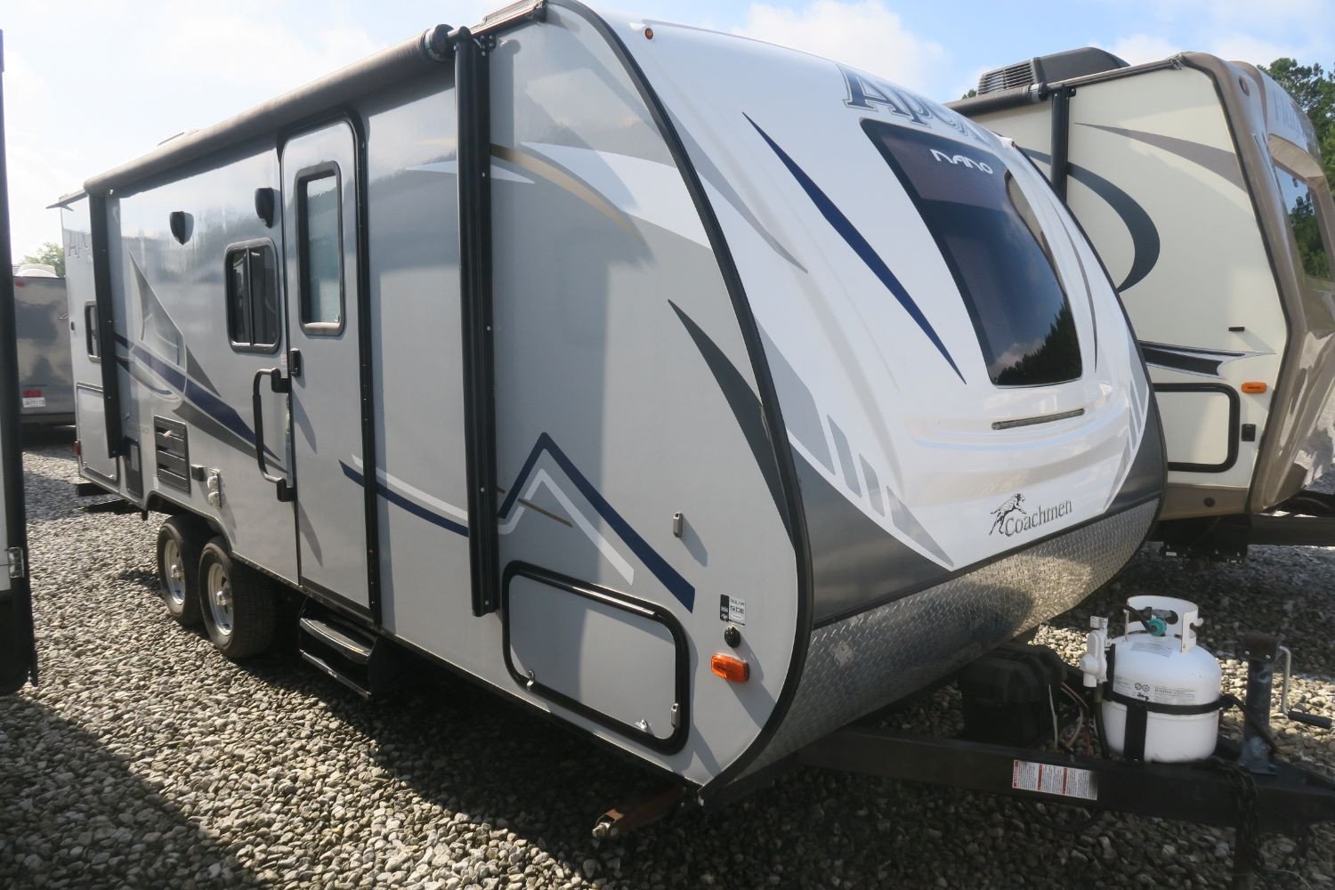 USED 2019 APEX NANO 208BHS - Overview | Berryland Campers