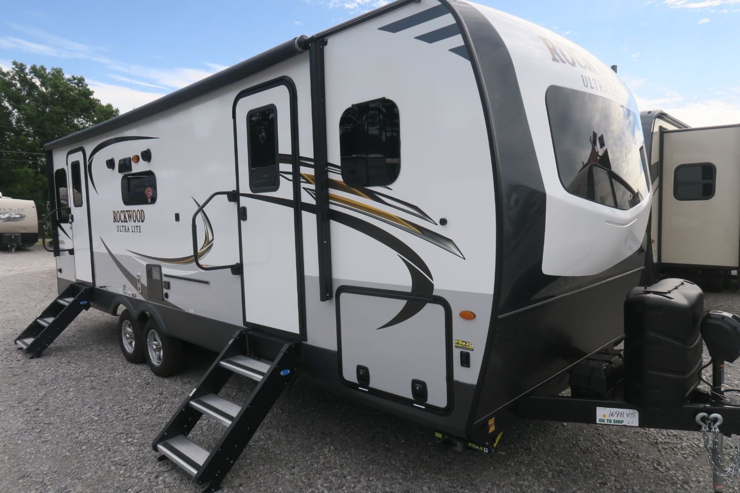 NEW 2021 ROCKWOOD ULTRA LITE 2612WS - Overview | Berryland Campers