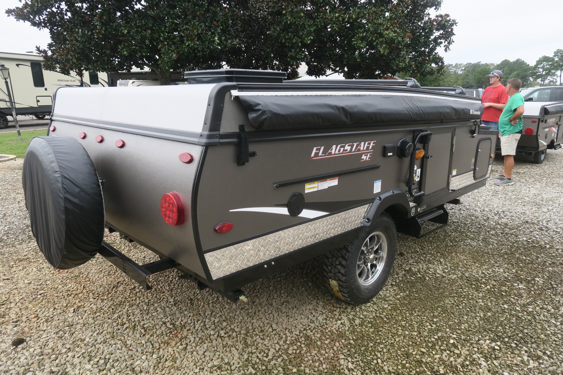 NEW 2021 FLAGSTAFF HARDSIDE POPUP CAMPERS 206STSE Overview