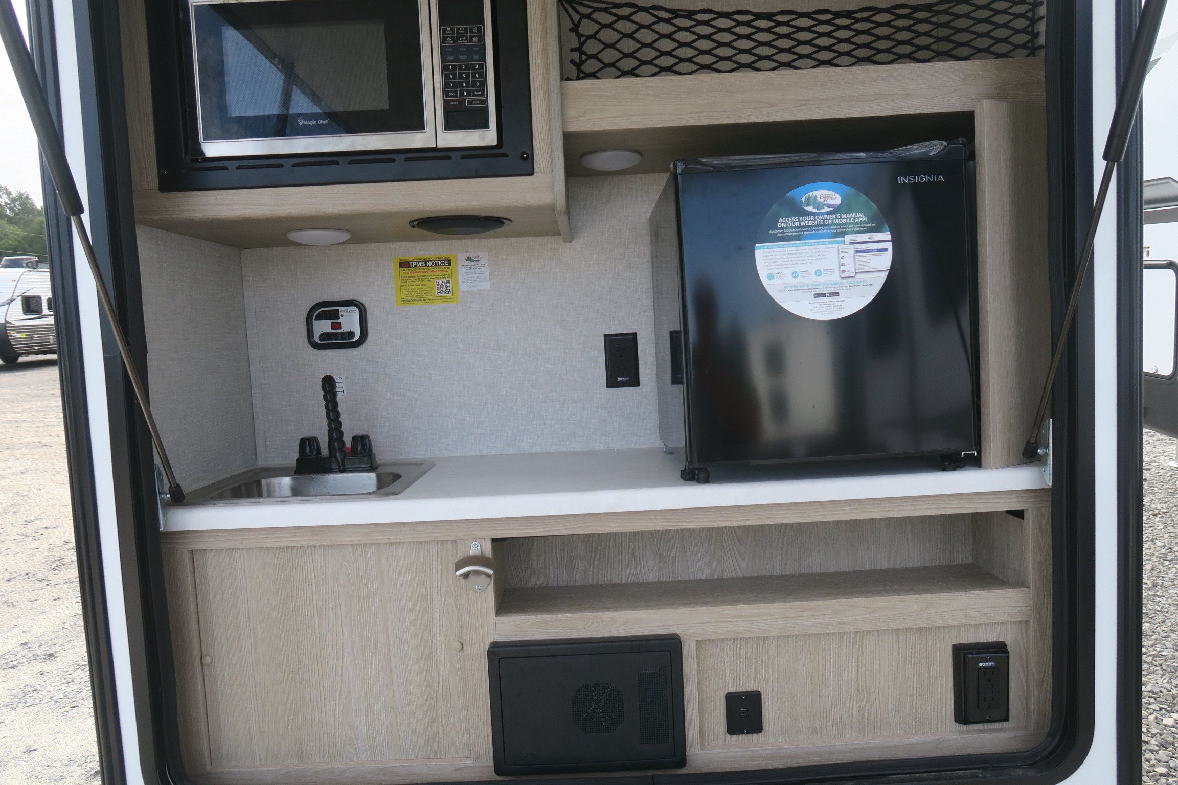 NEW 2022 FLAGSTAFF EPRO 12RK Overview Berryland Campers