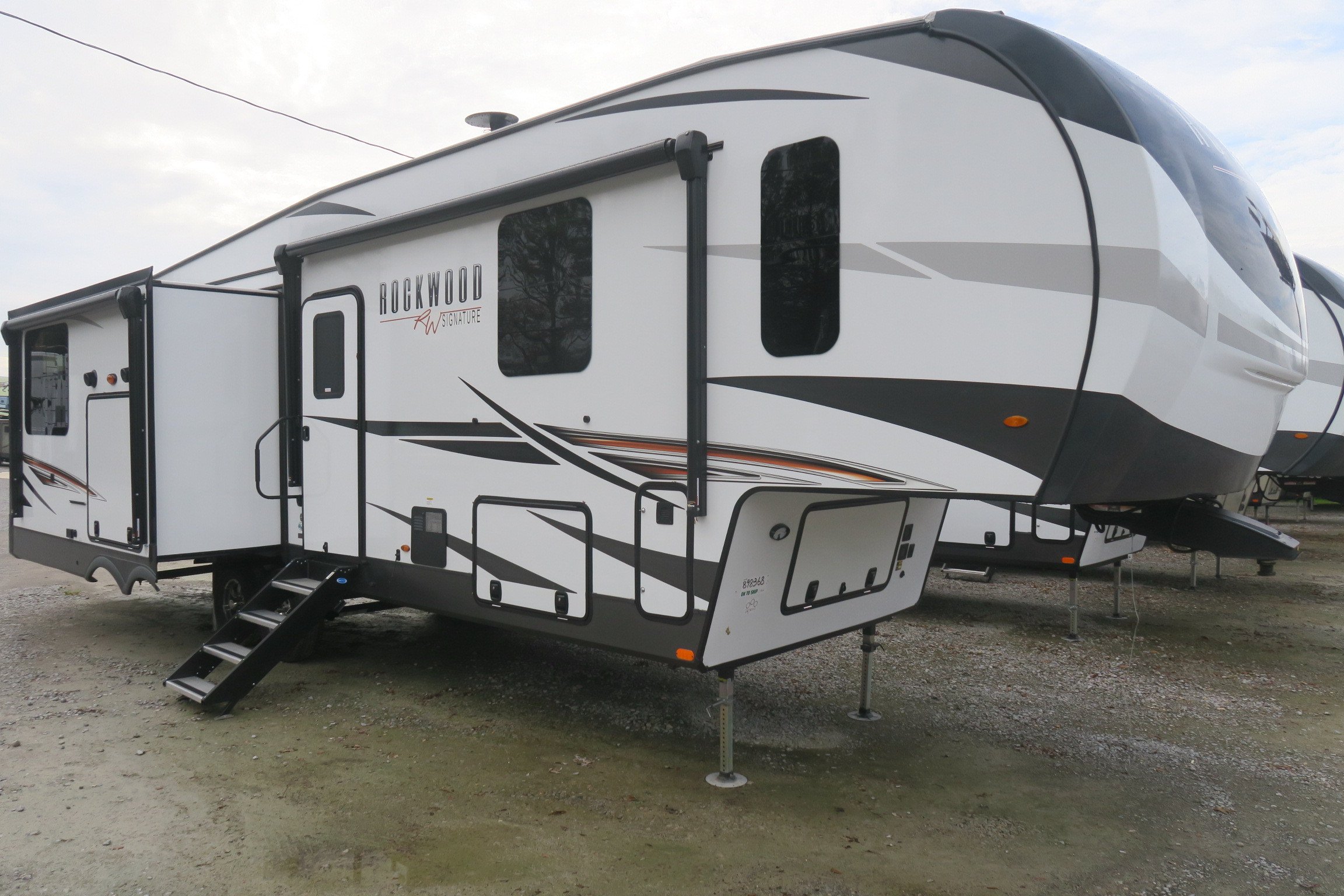 健康・医学 Rockwood FIFTH EDITION 健康・医学 Rockwood FIFTH EDITION Rockwood Signature Fifth Wheels