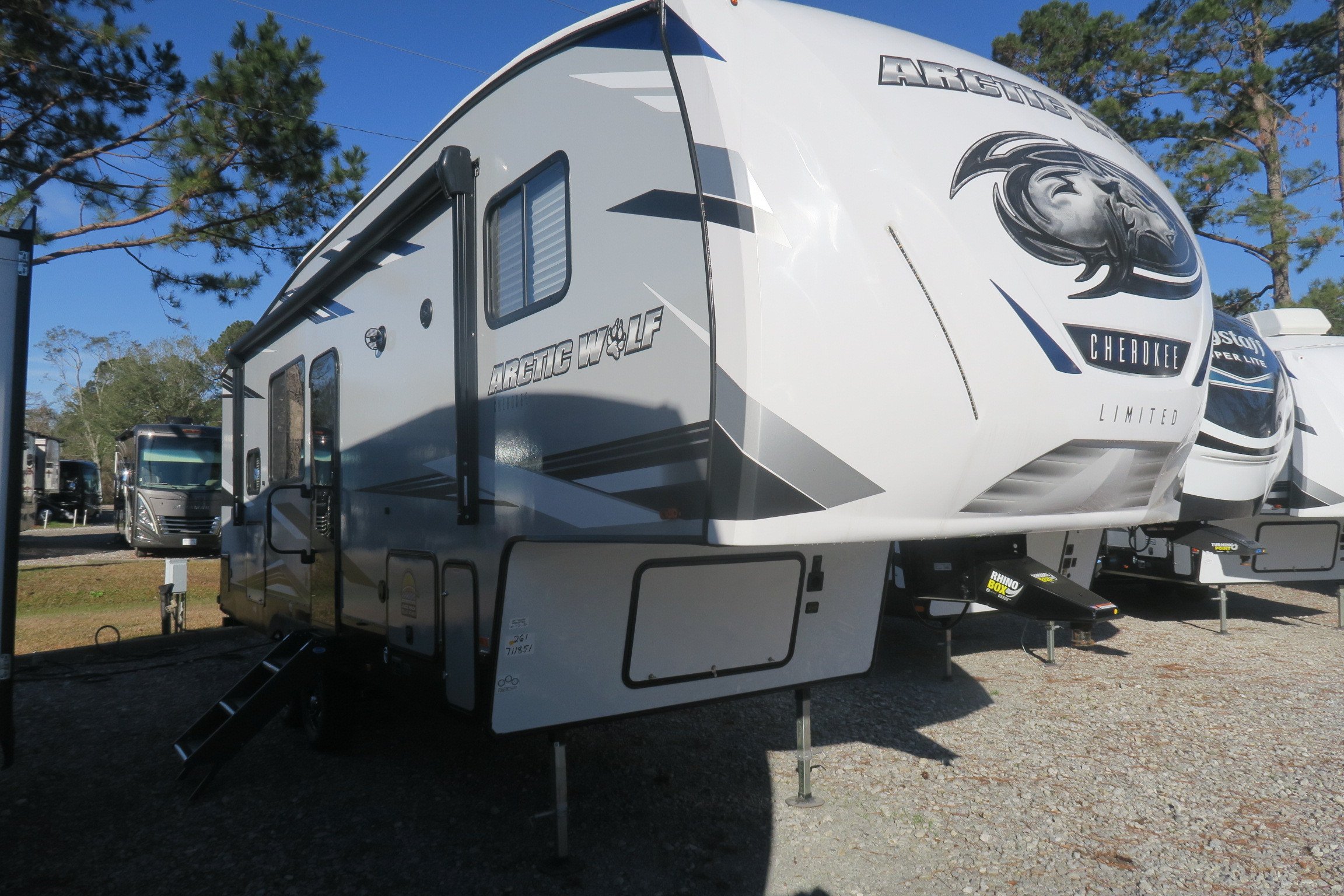 NEW 2022 CHEROKEE ARCTIC WOLF 261RK - Overview | Berryland Campers