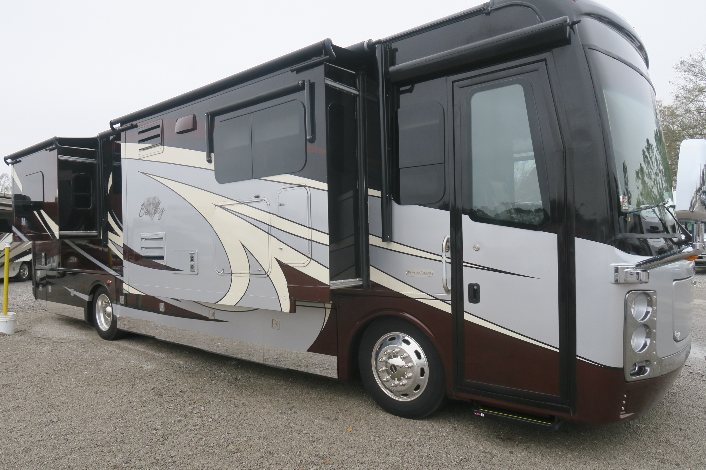 USED 2016 NEXUS BENTLEY 34B - Overview | Berryland Campers