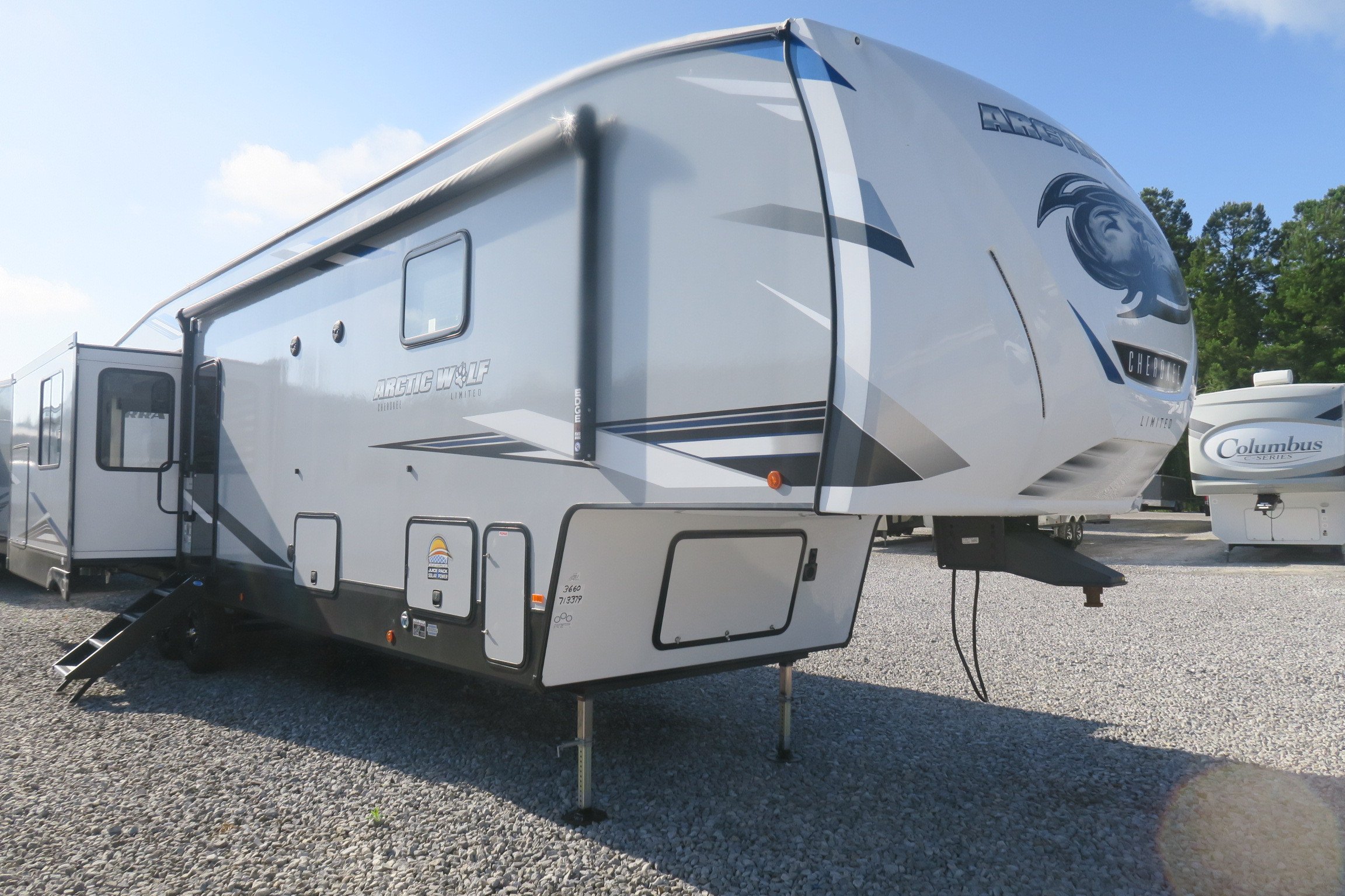 NEW 2022 CHEROKEE ARCTIC WOLF 3660SUITE - Overview | Berryland Campers