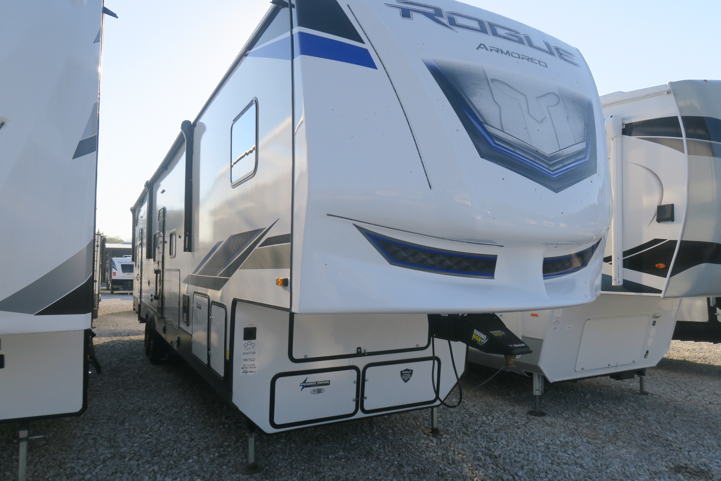 NEW 2023 ROGUE 4007VG2-81 4007VG2 - Overview | Berryland Campers