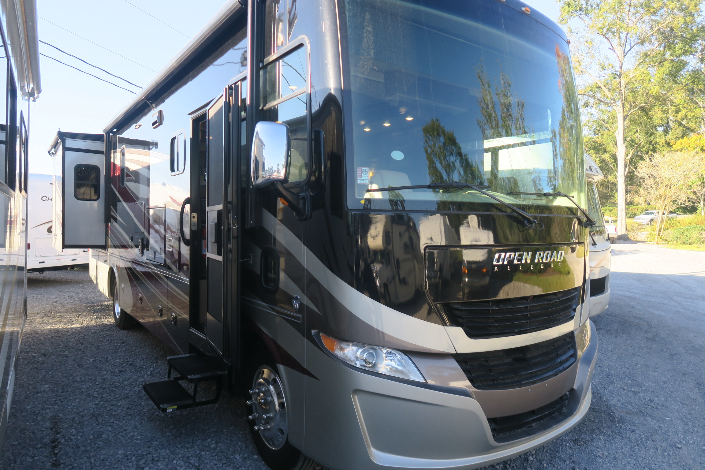 USED 2018 ALLEGRO - Overview | Berryland Campers