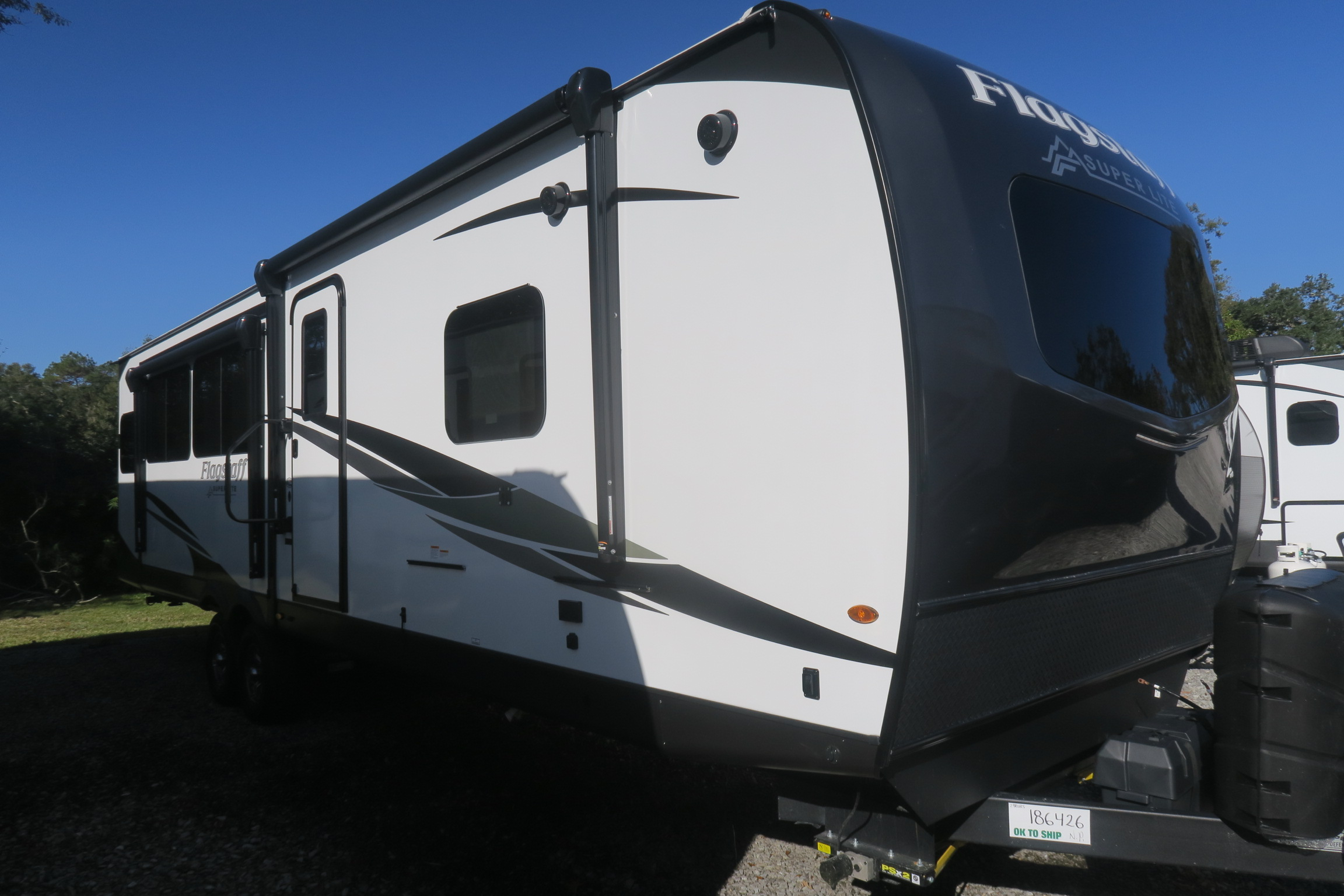 NEW 2023 FLAGSTAFF SUPER LITE 29RLBS - Overview | Berryland Campers