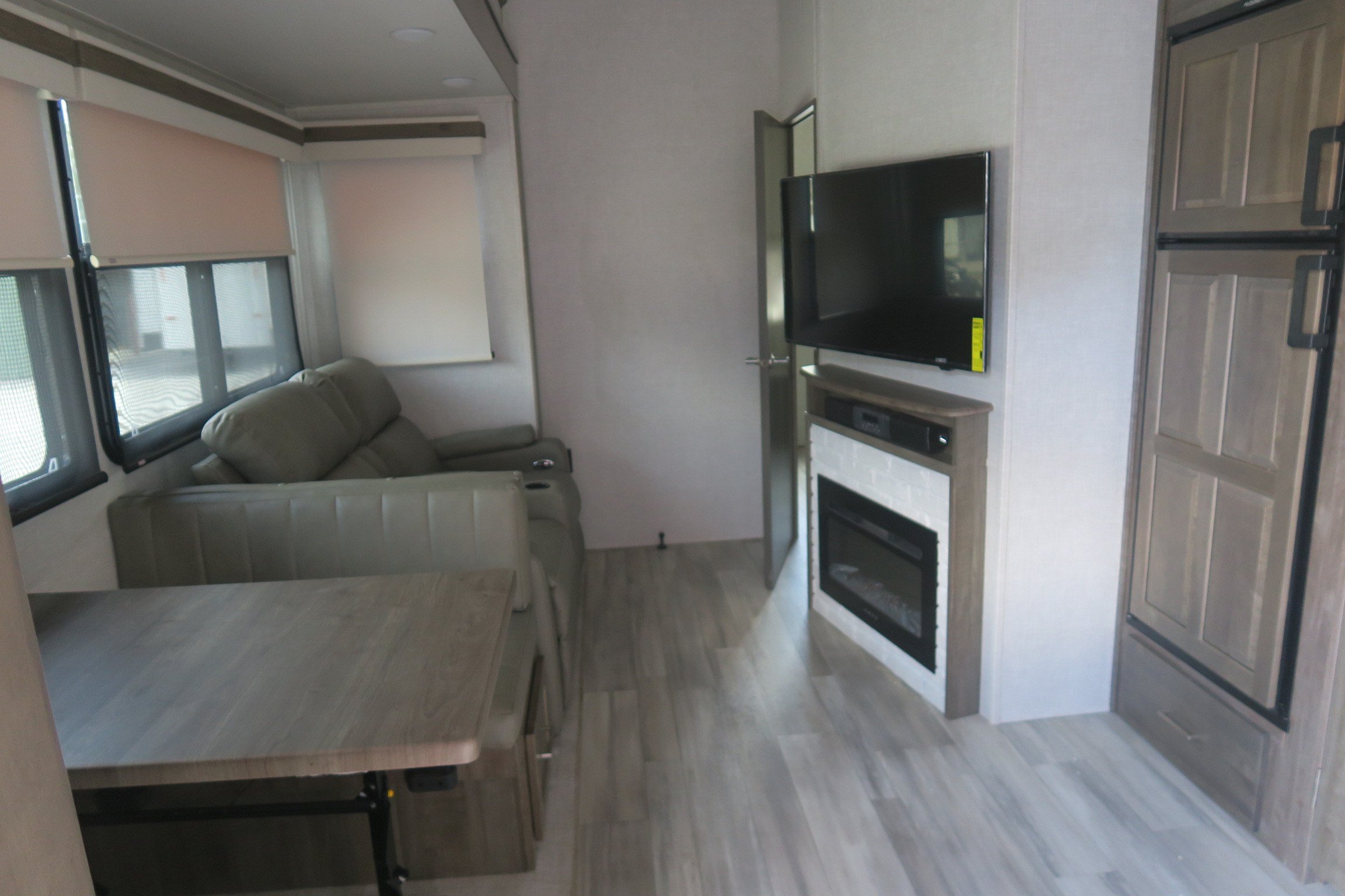 NEW 2023 ROCKWOOD SIGNATURE 2892WS Overview Berryland Campers