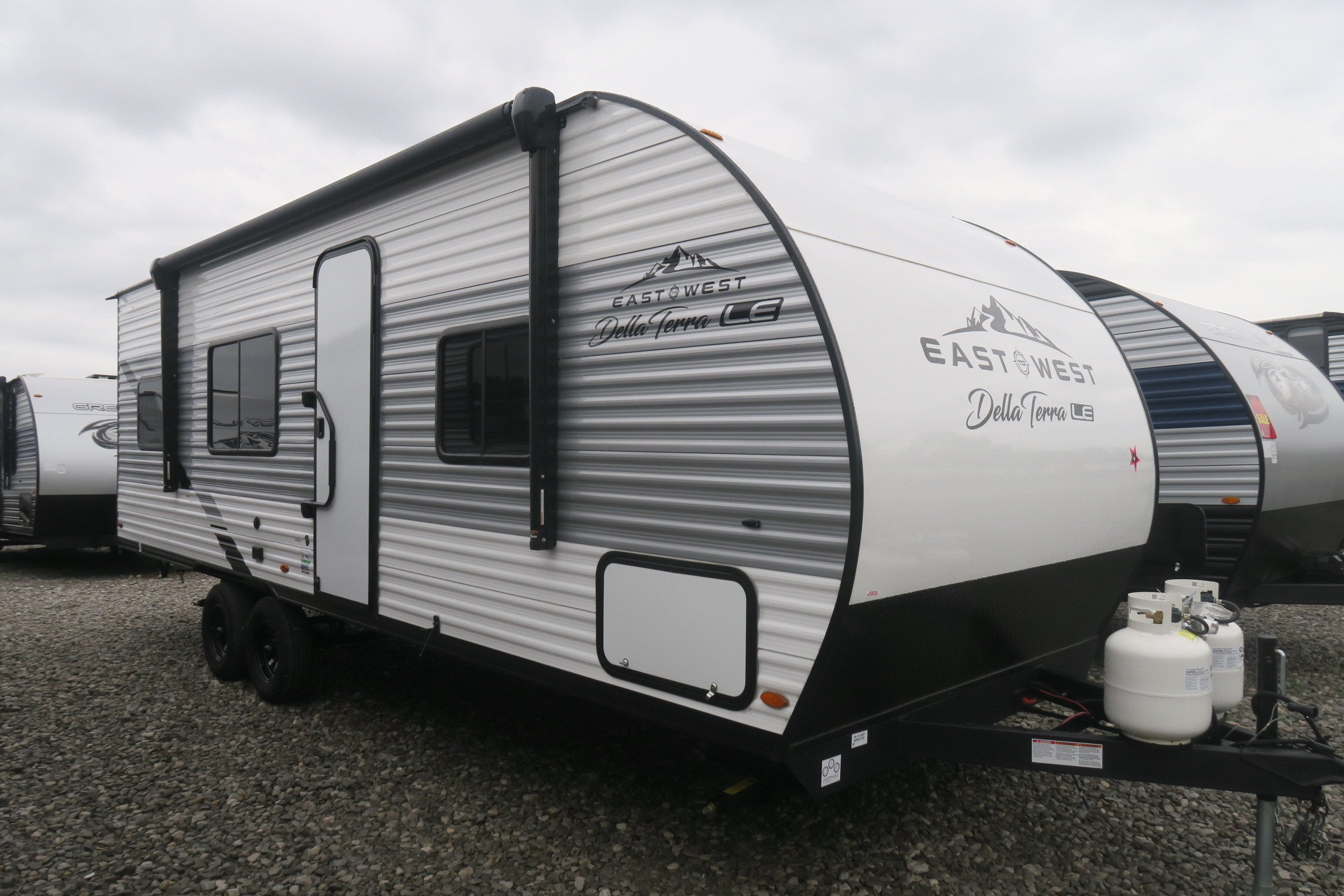 della terra travel trailer