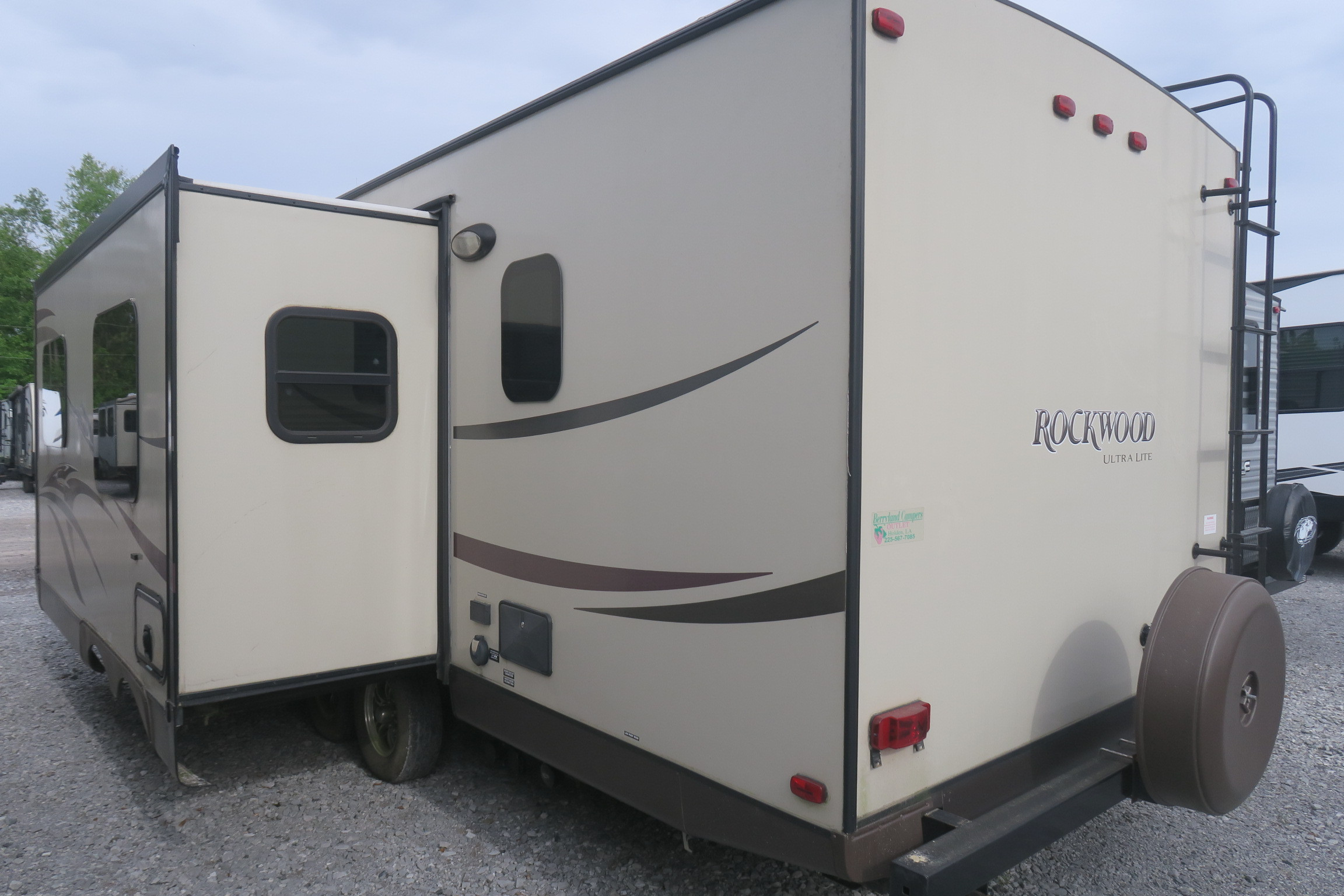 USED 2014 ROCKWOOD 2607 Overview Berryland Campers