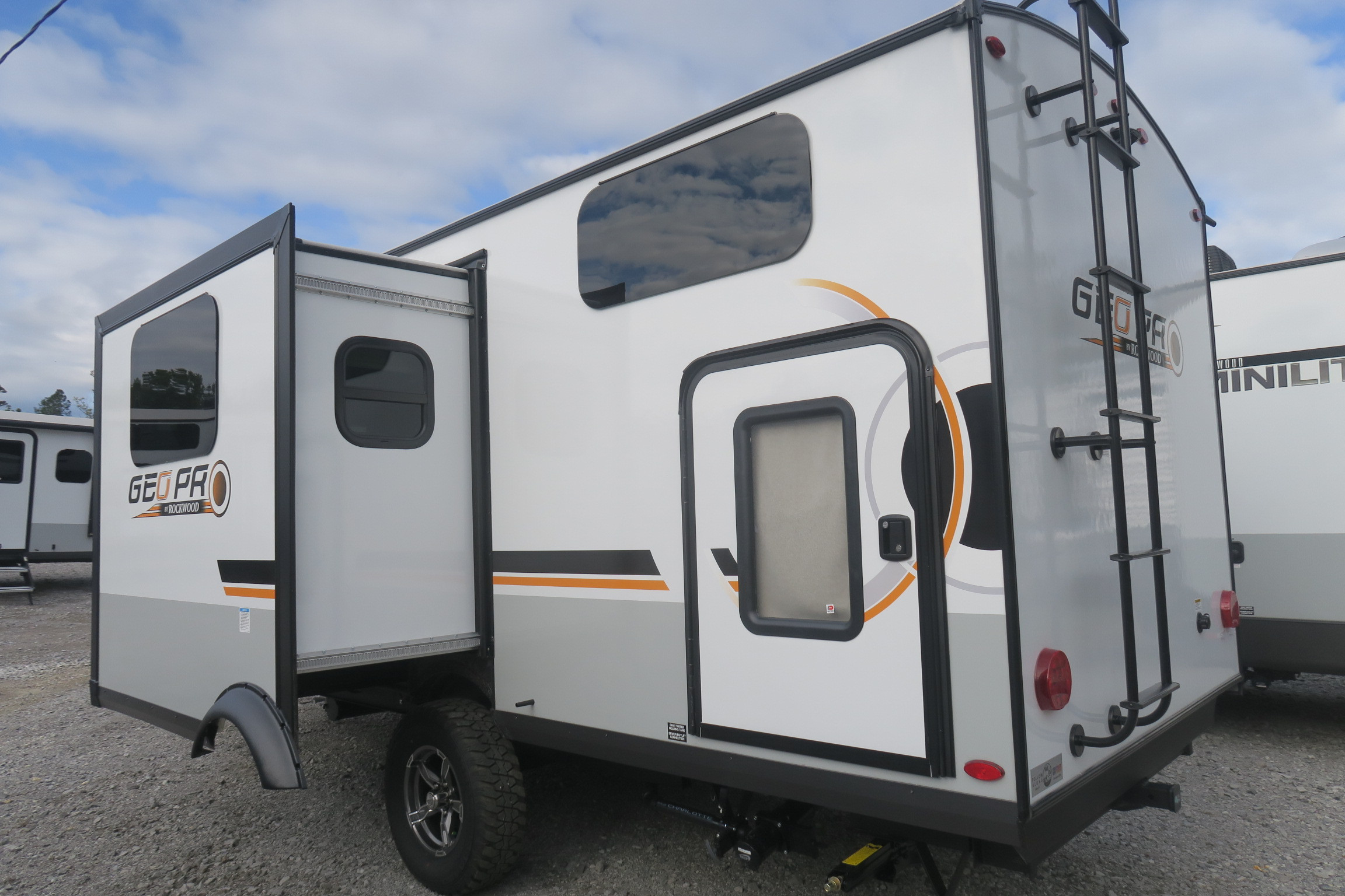 NEW 2023 ROCKWOOD GEO PRO 20BHS Overview Berryland Campers