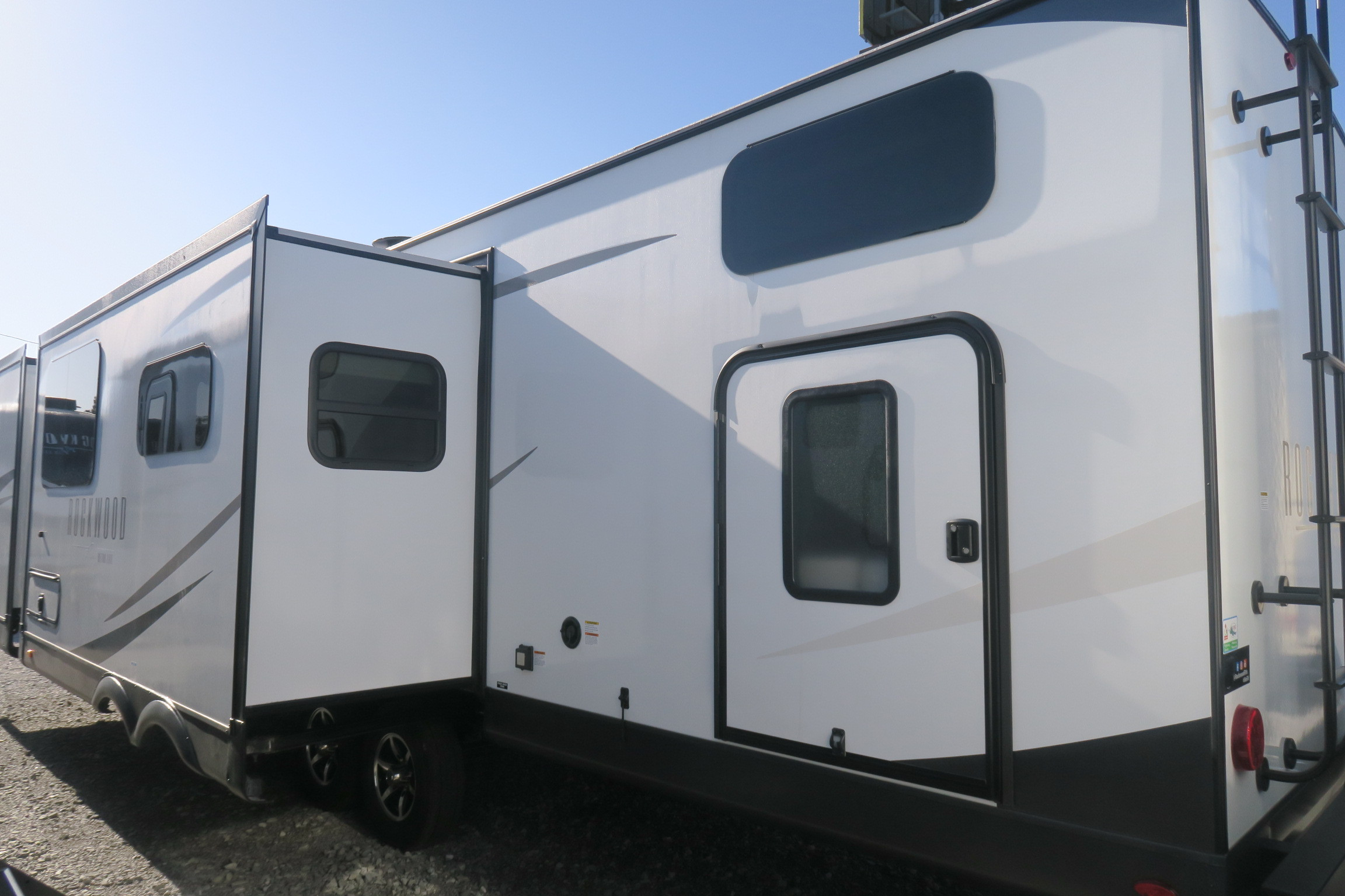 NEW 2023 ROCKWOOD ULTRA LITE 2911BS Overview Berryland Campers