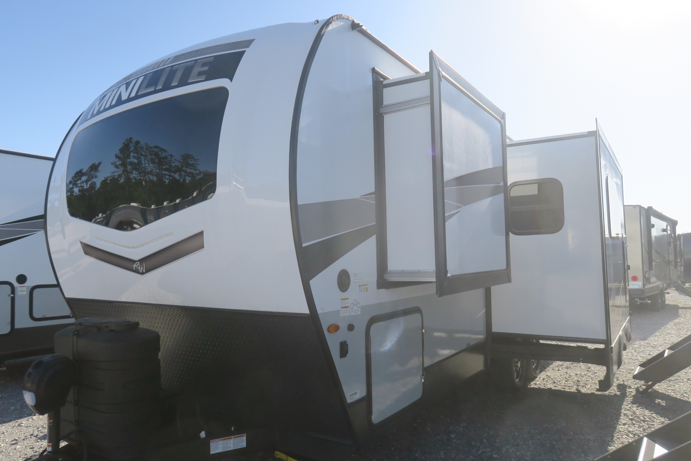 NEW 2023 ROCKWOOD MINI LITE 2513S - Overview | Berryland Campers