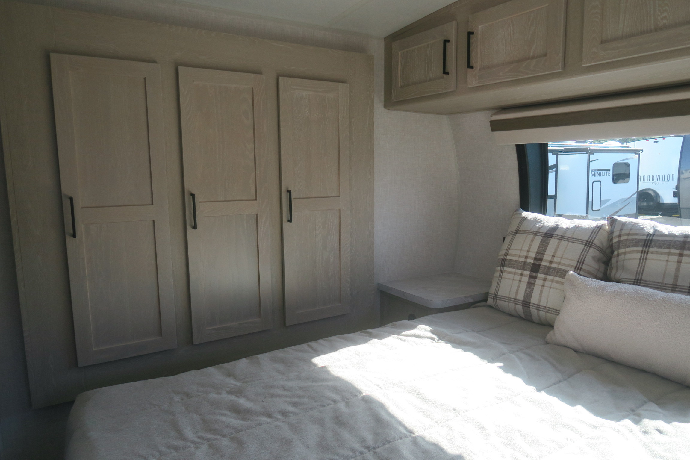 NEW 2023 ROCKWOOD MINI LITE 2513S - Overview | Berryland Campers