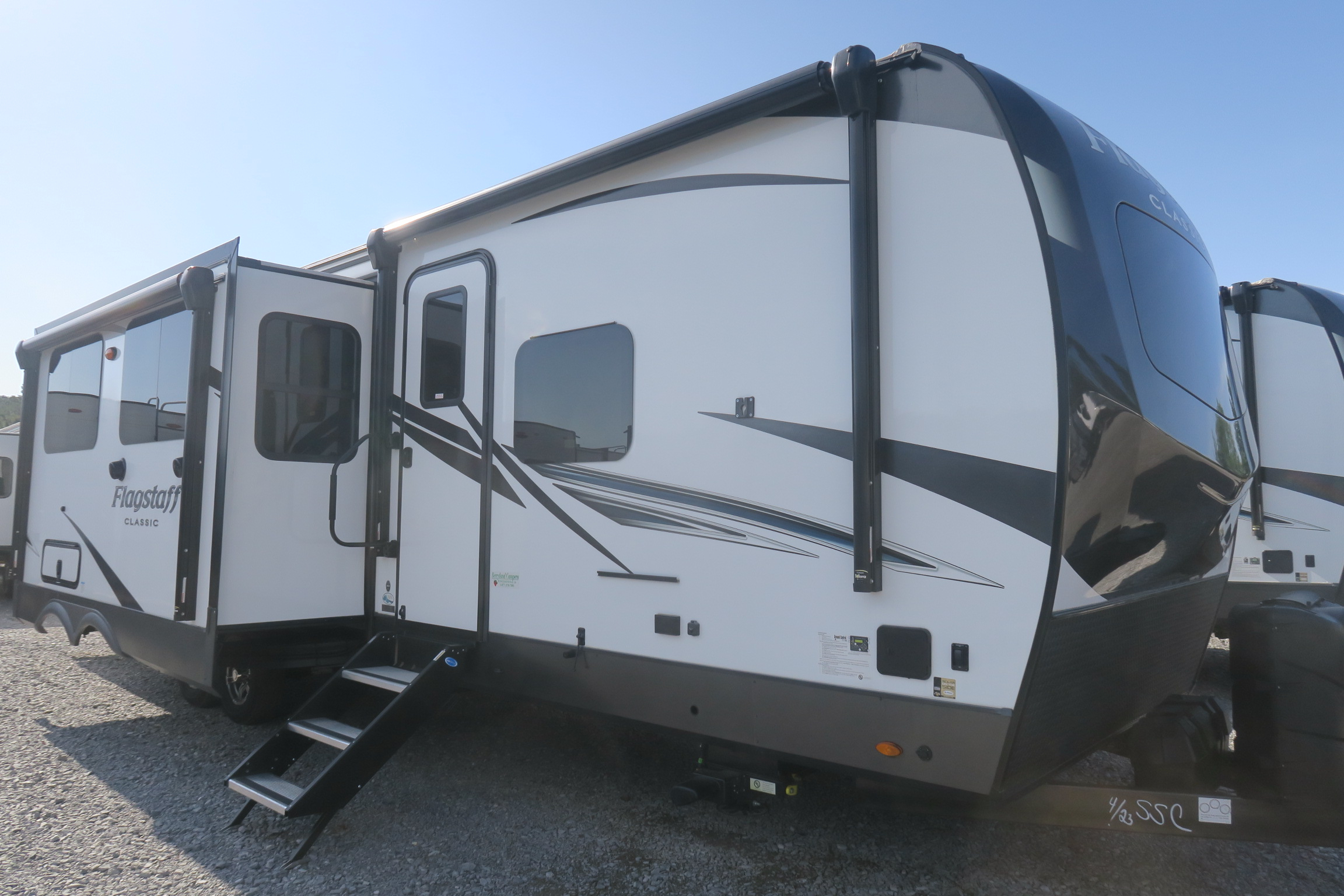 USED 2022 FLAGSTAFF CLASSIC 832BWS Overview Berryland Campers