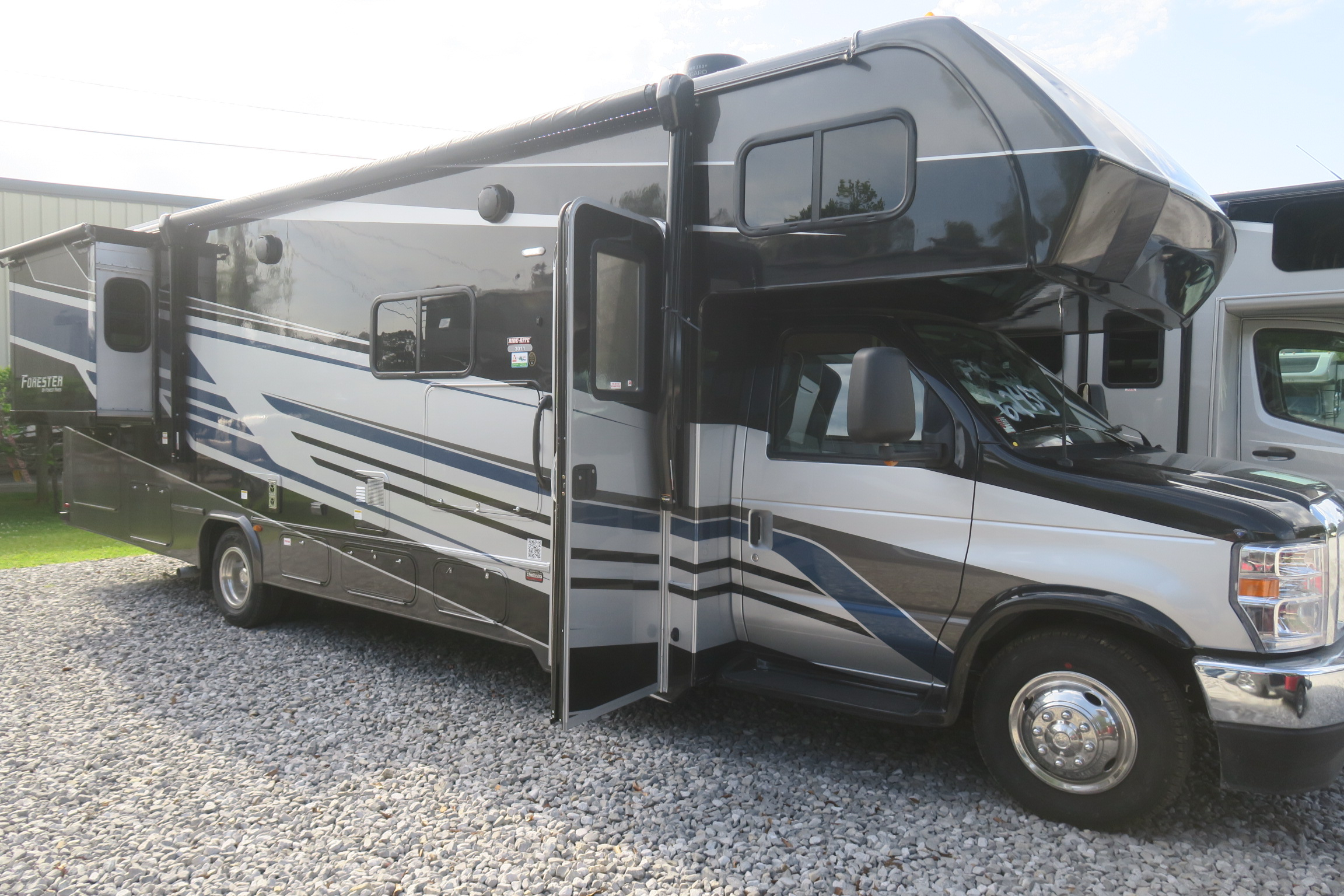 NEW 2023 FORESTER 3011DSF - Overview | Berryland Campers