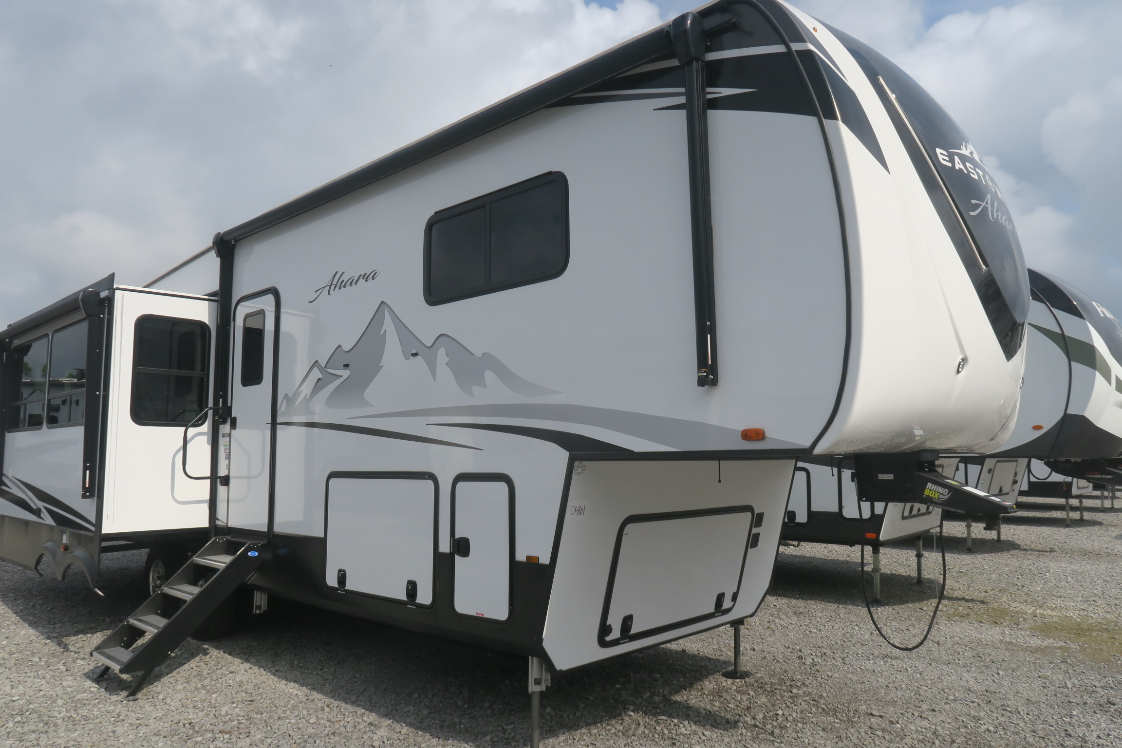 NEW 2023 AHARA 325RL - Overview | Berryland Campers