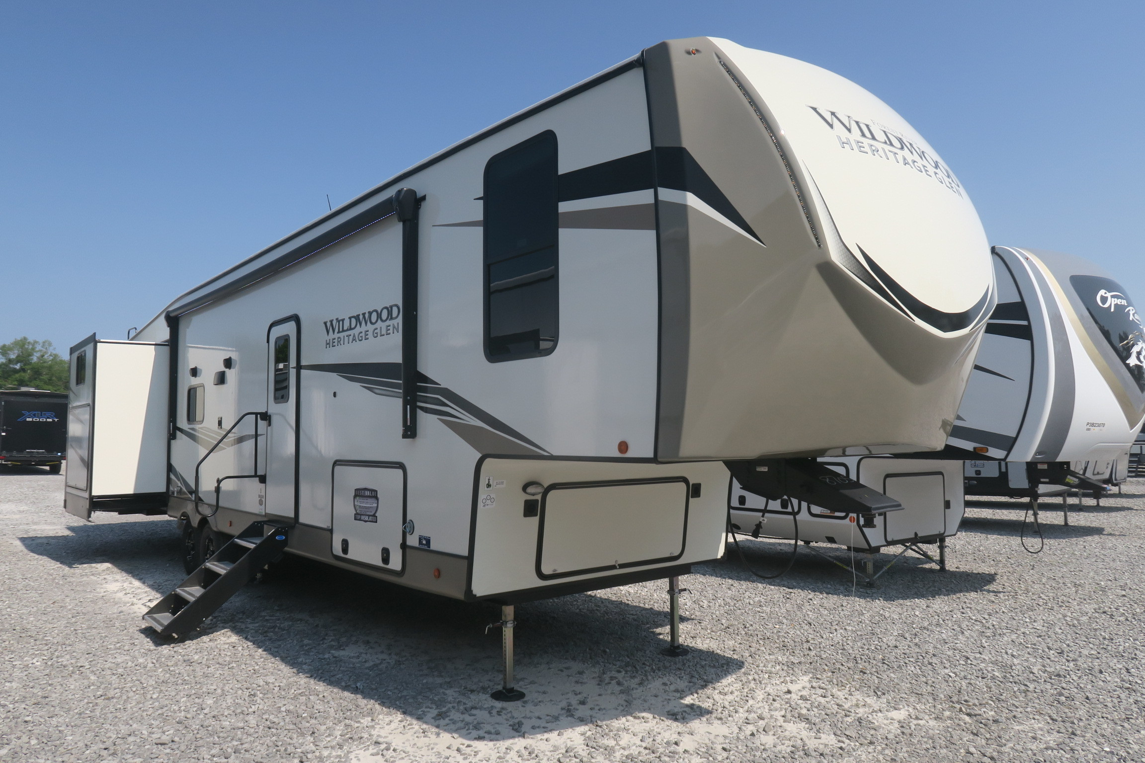 NEW 2023 WILDWOOD HERITAGE GLEN 356QB - Overview | Berryland Campers
