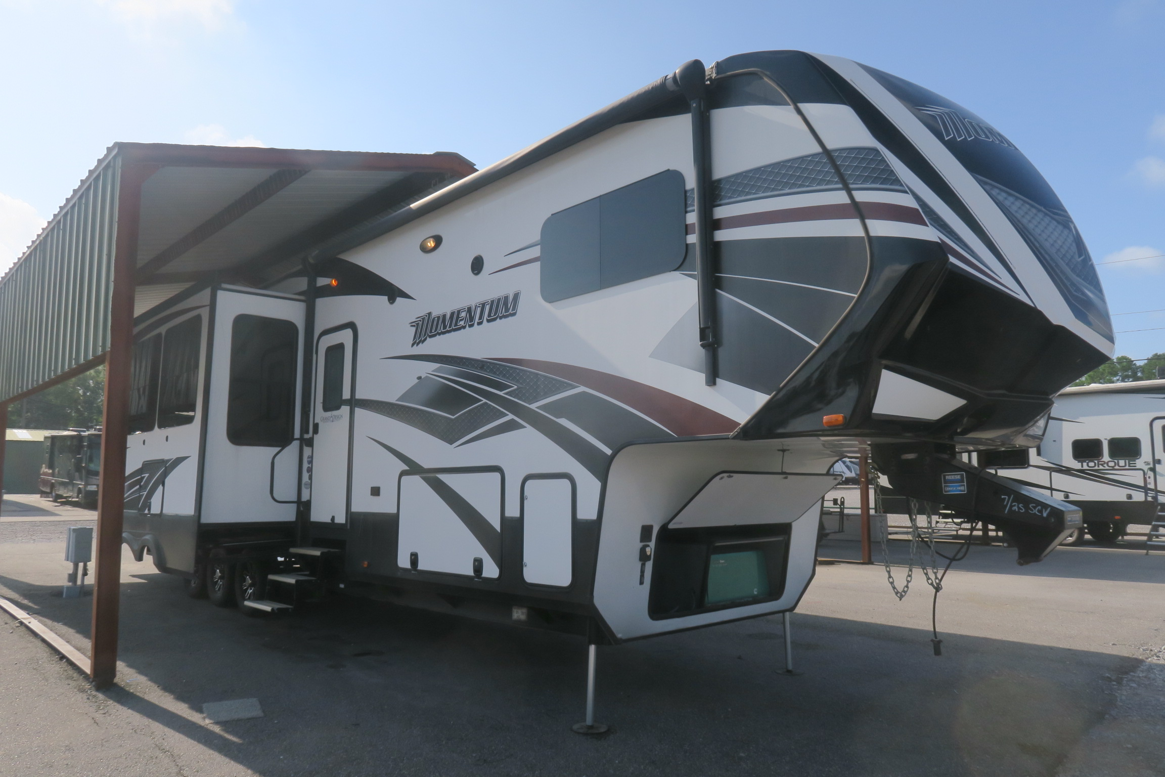 USED 2016 MOMENTUM 385TH Overview Berryland Campers
