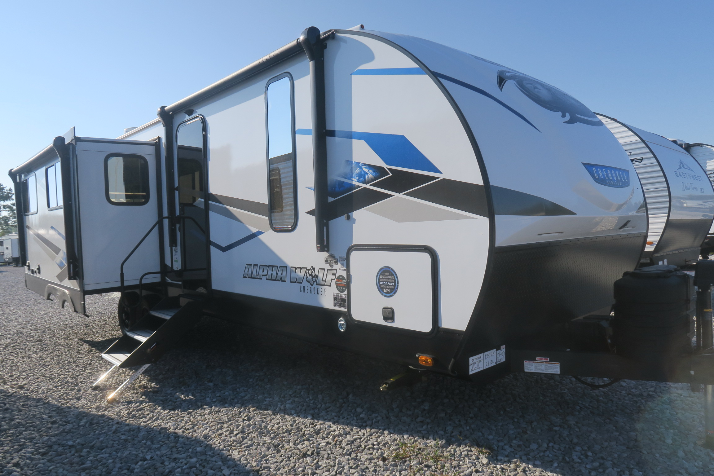NEW 2024 CHEROKEE ALPHA WOLF 26RL Overview Berryland Campers