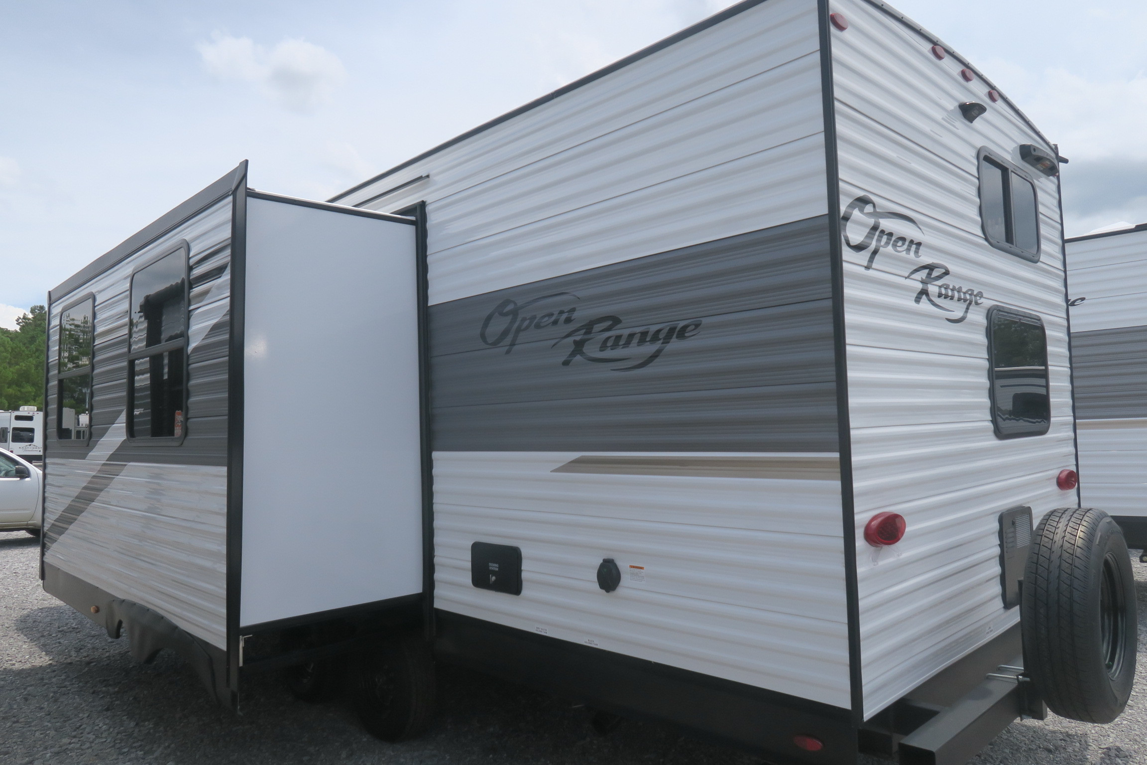 26 ft open range travel trailer