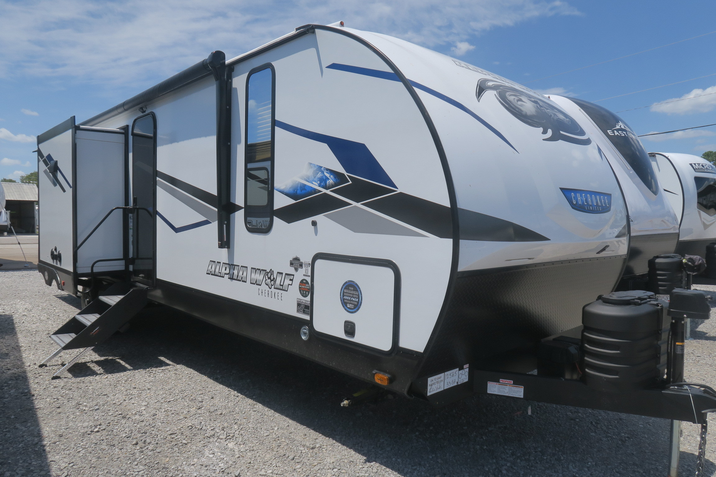 NEW 2024 CHEROKEE ALPHA WOLF 33BH Overview Berryland Campers