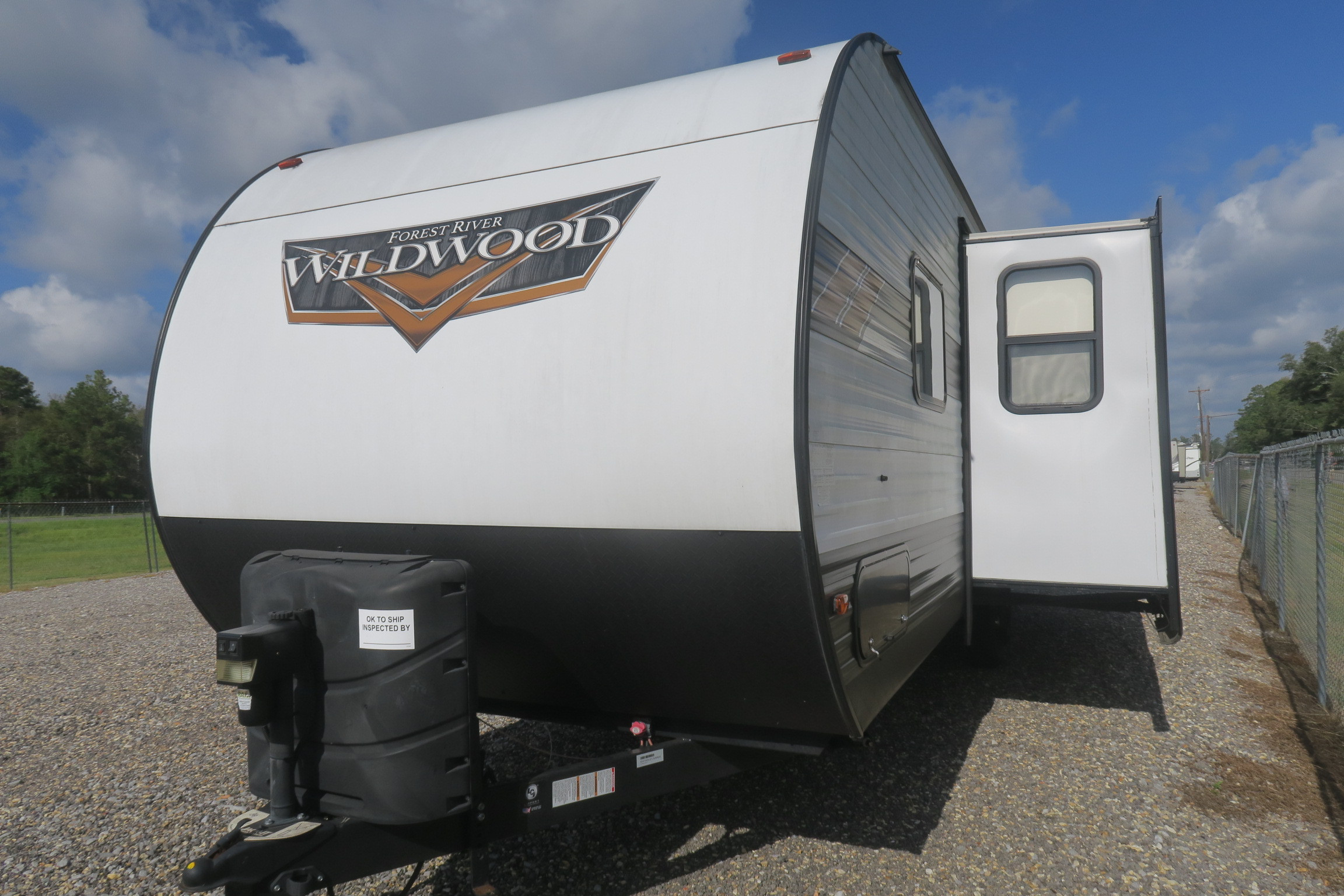 USED 2020 WILDWOOD 28DBUD - Overview | Berryland Campers