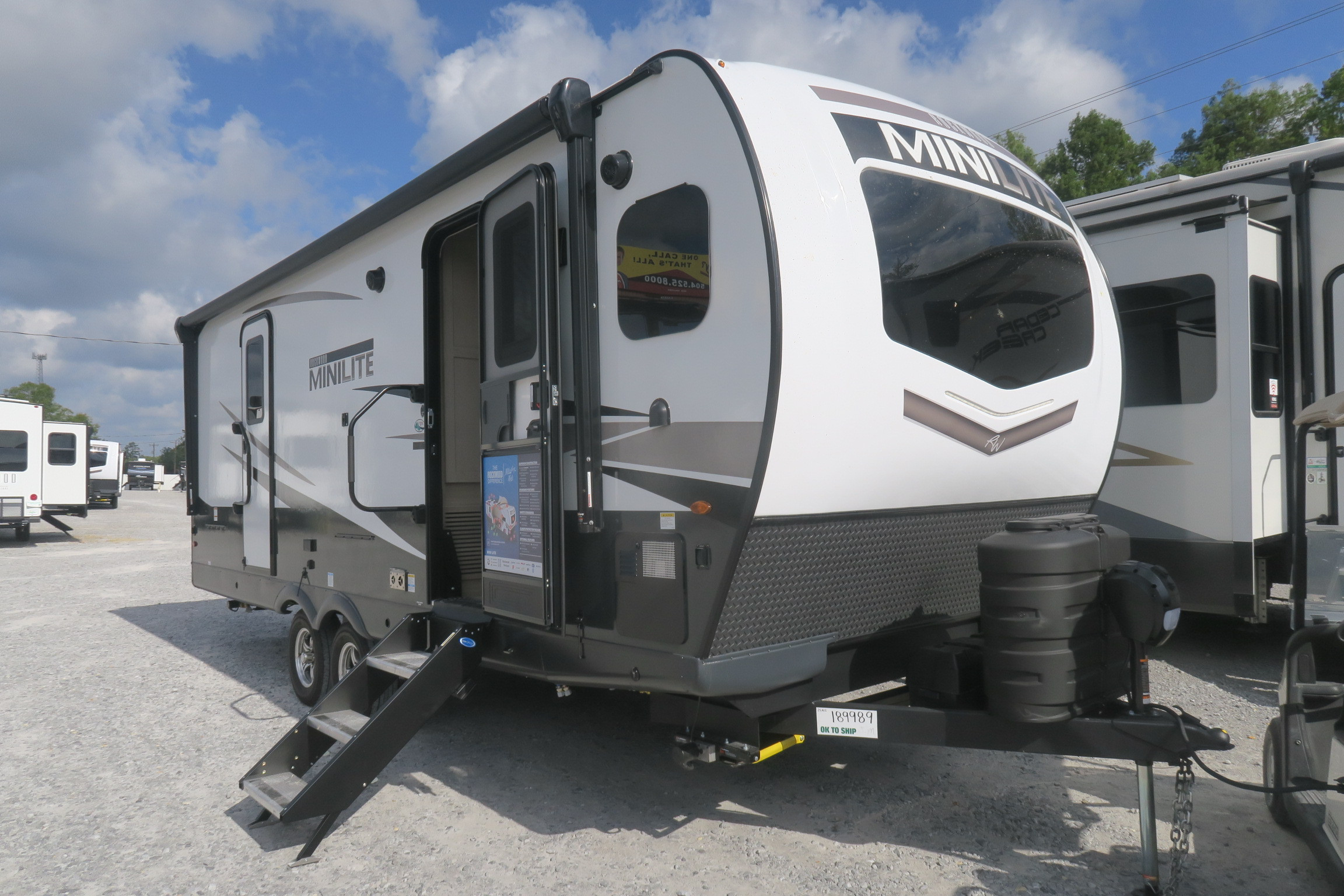 NEW 2024 ROCKWOOD ULTRA LITE 2516S Overview Berryland Campers   IMG 4808 Optimized.JPG