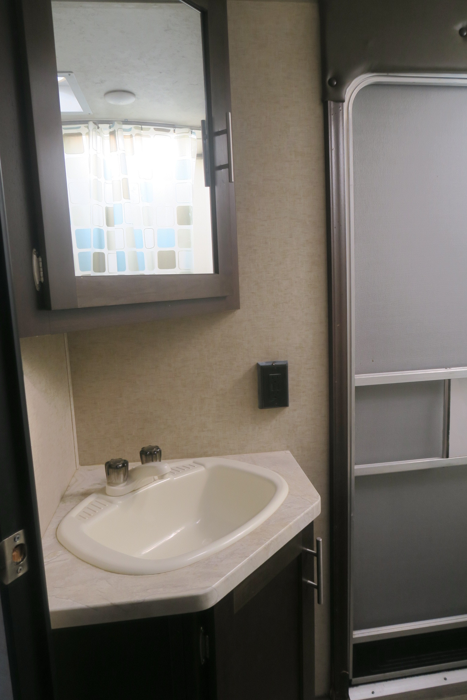 USED 2017 CHEROKEE GREY WOLF 26DBH Overview Berryland Campers