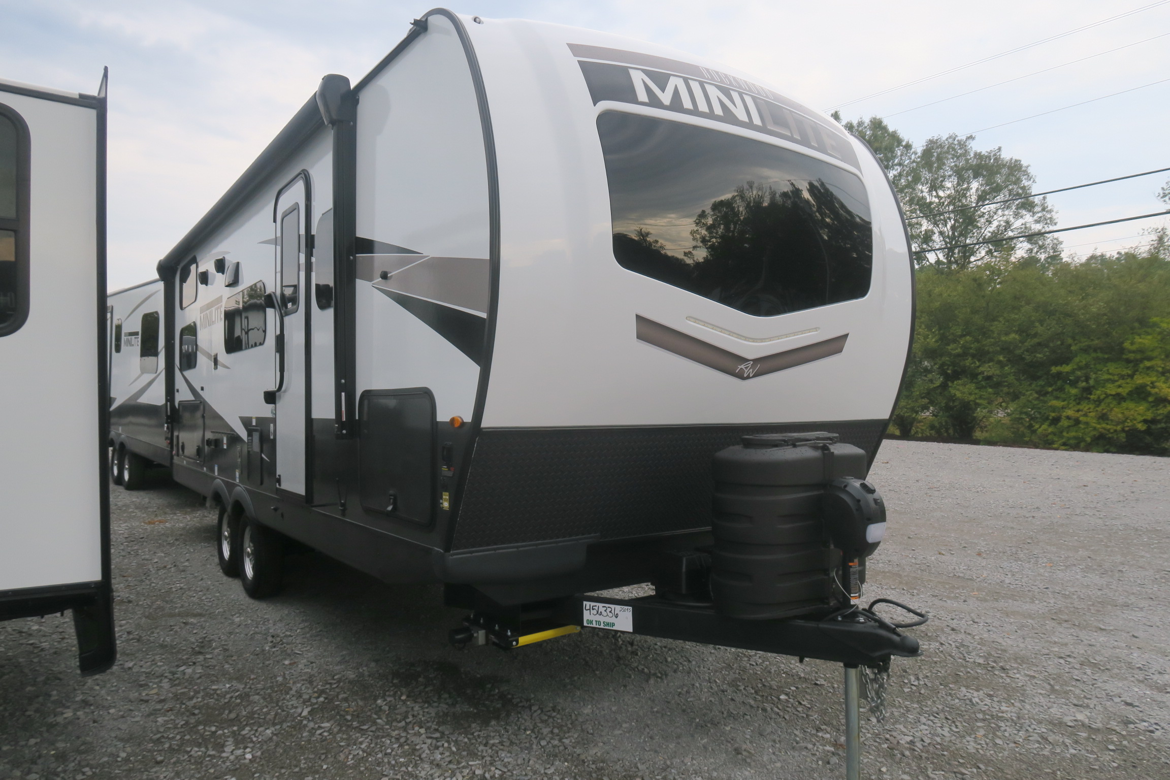 NEW 2024 ROCKWOOD MINI LITE 2509S Overview Berryland Campers   IMG 6057.JPG