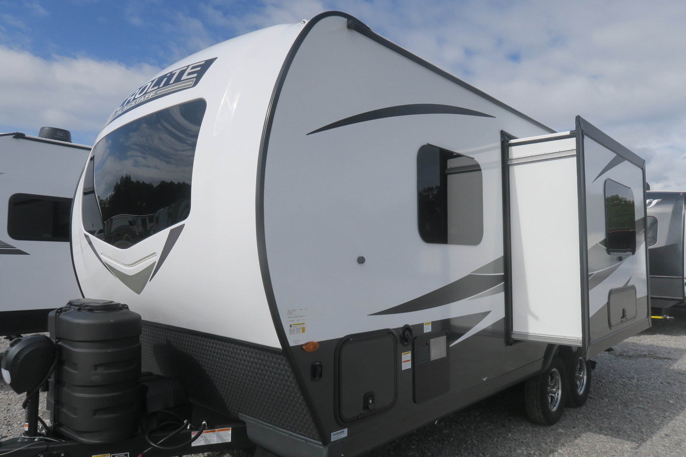 NEW 2024 FLAGSTAFF MICRO LITE 21FBRS Overview Berryland Campers