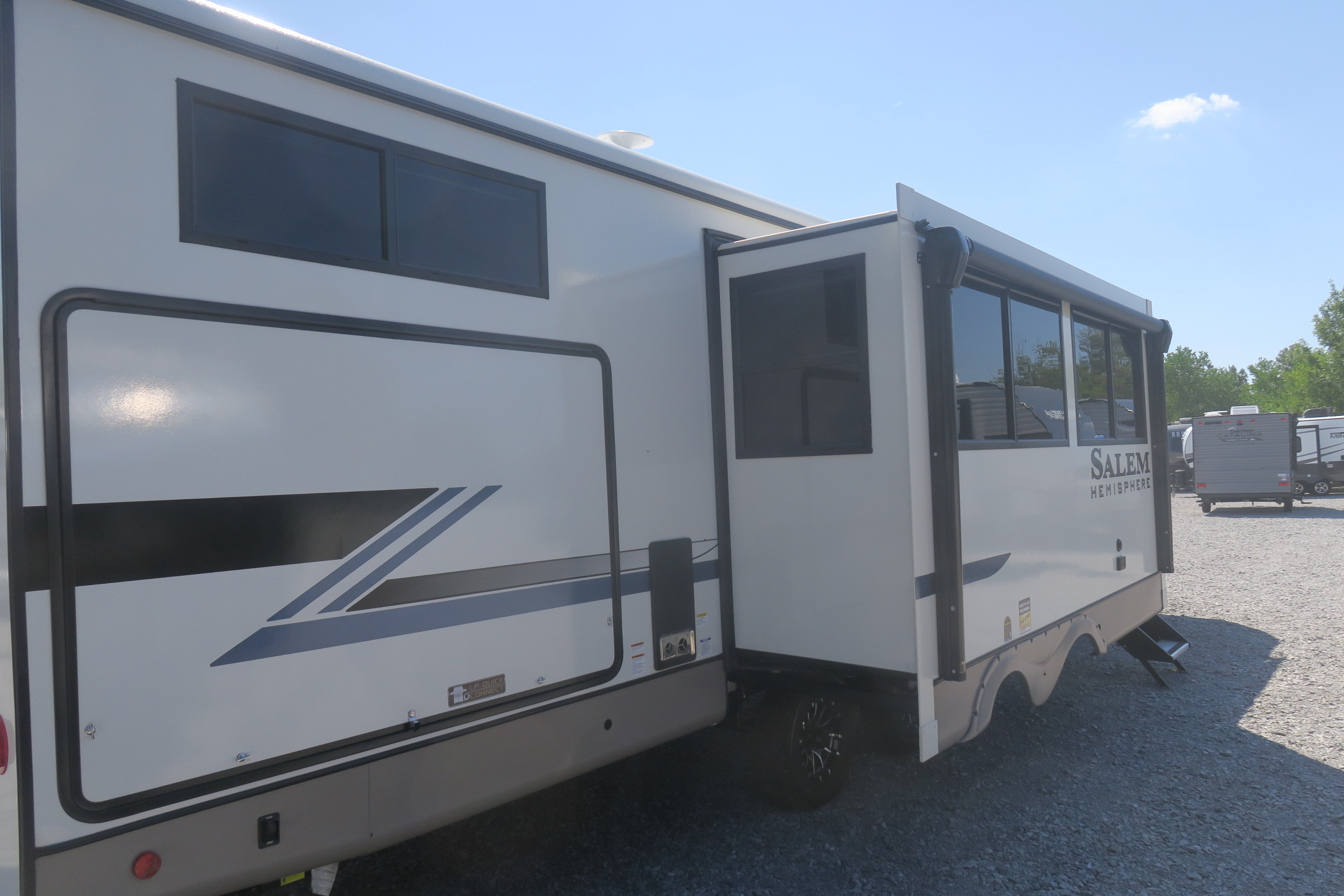 NEW 2024 SALEM 310BHI Overview Berryland Campers