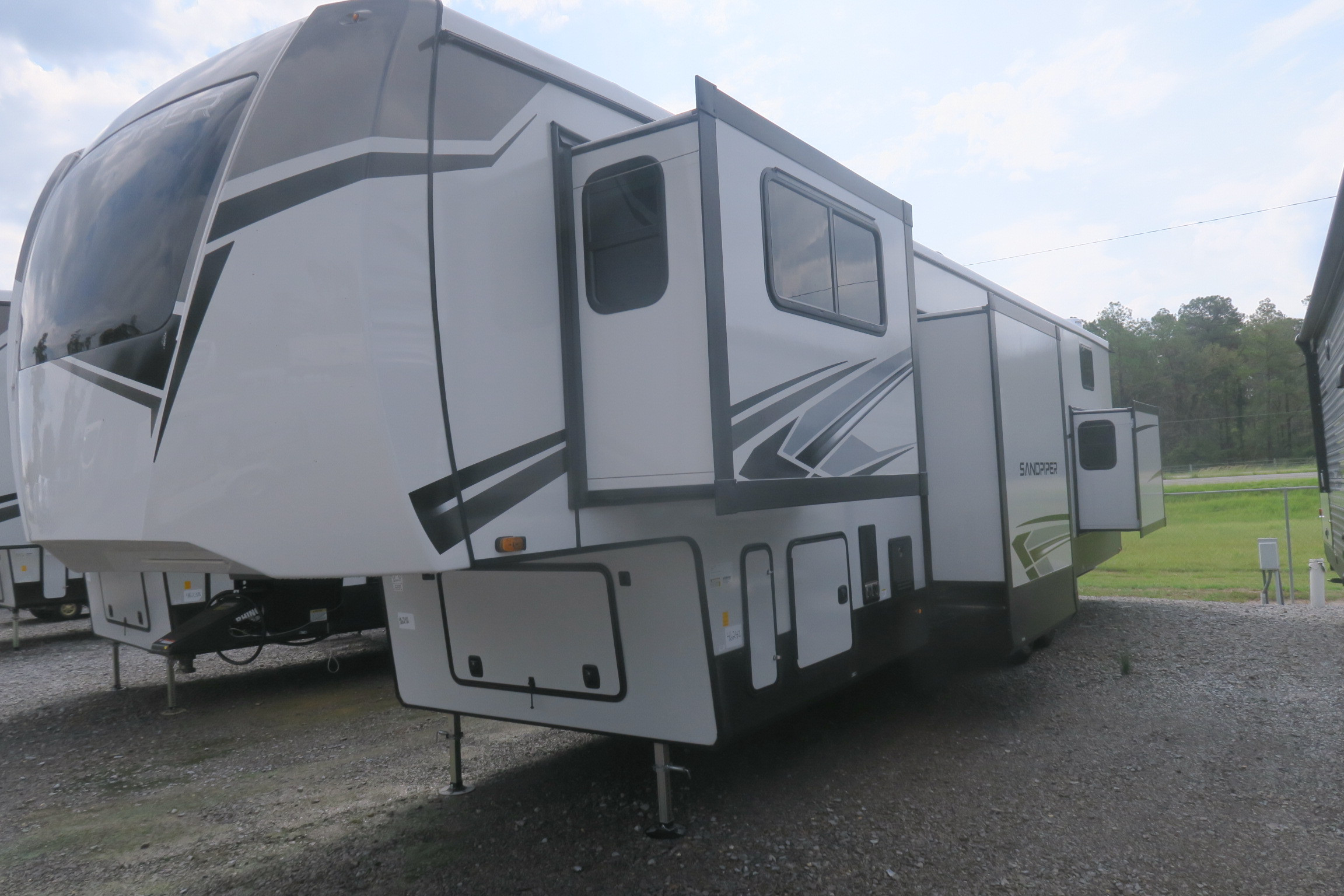 NEW 2024 SANDPIPER 3990FL Overview Berryland Campers