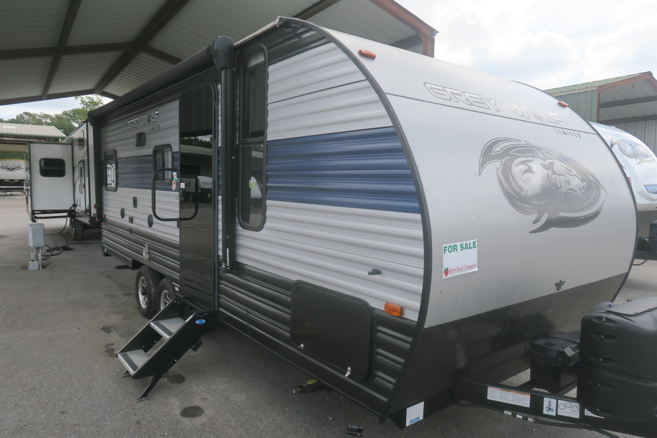 USED 2022 CHEROKEE GREY WOLF 20RDSE - Overview | Berryland Campers