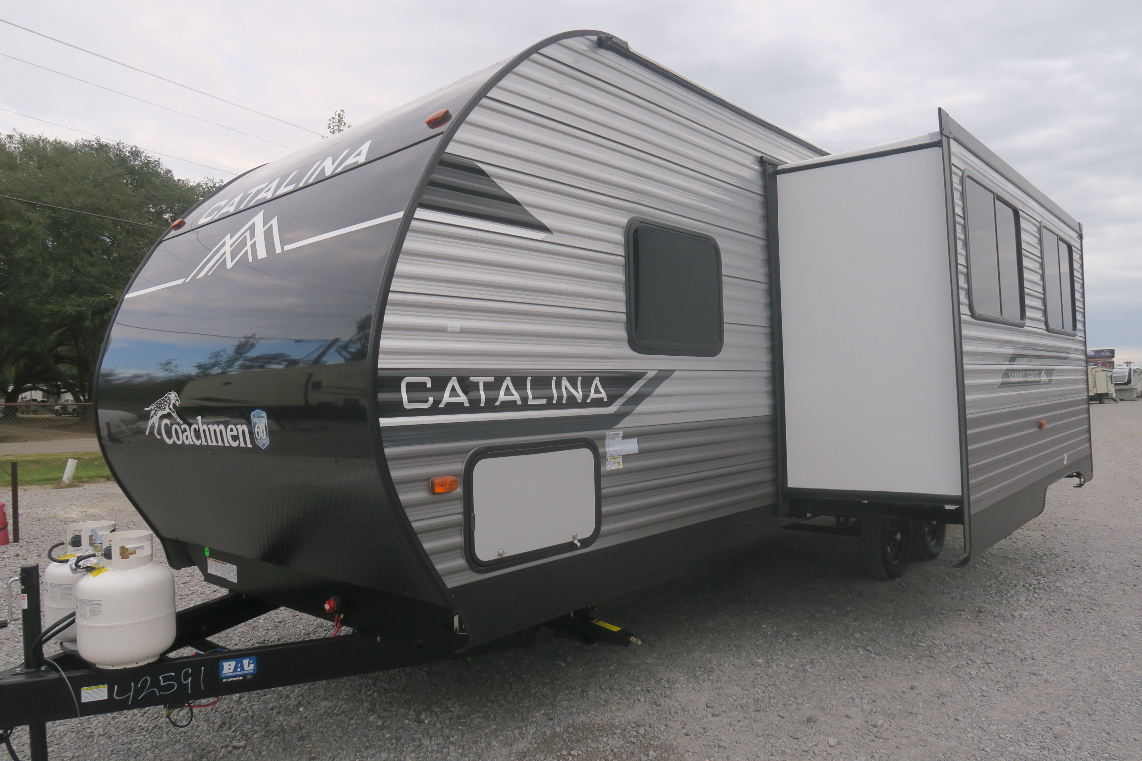 NEW 2024 CATALINA SUMMIT 261BHS - Overview | Berryland Campers