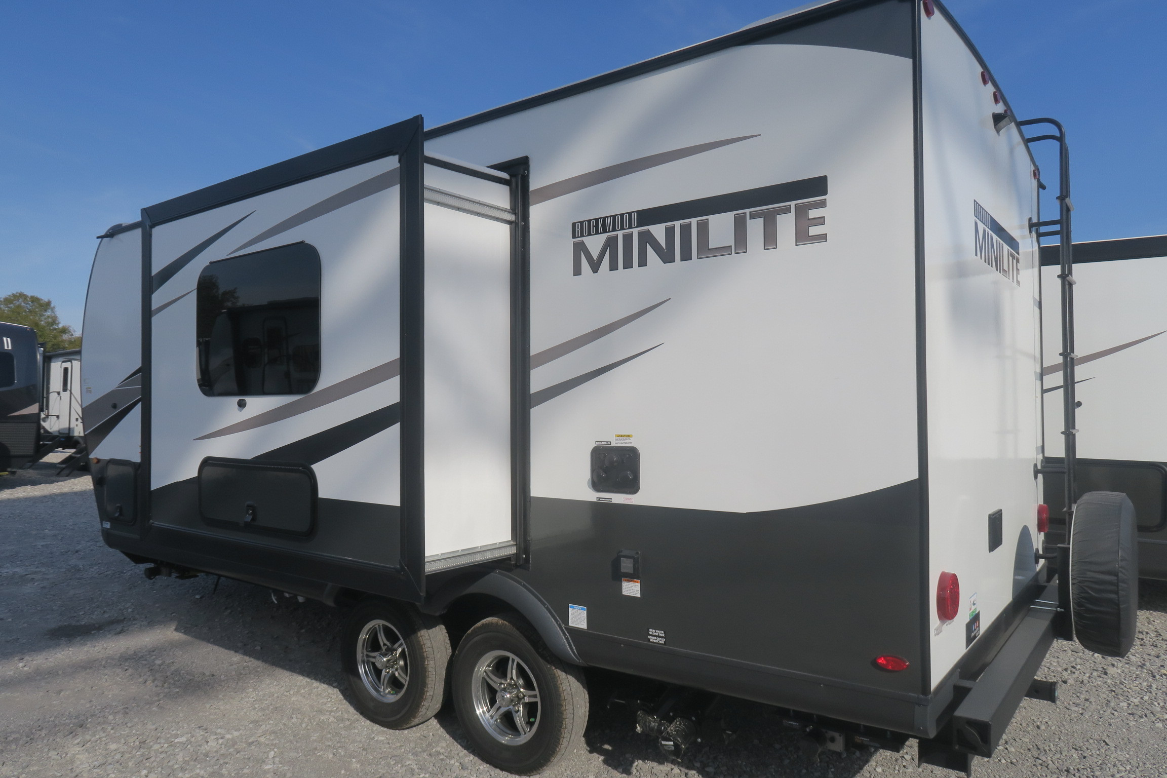 NEW 2024 ROCKWOOD MINI LITE 2109S Overview Berryland Campers   IMG 0250 Optimized.JPG