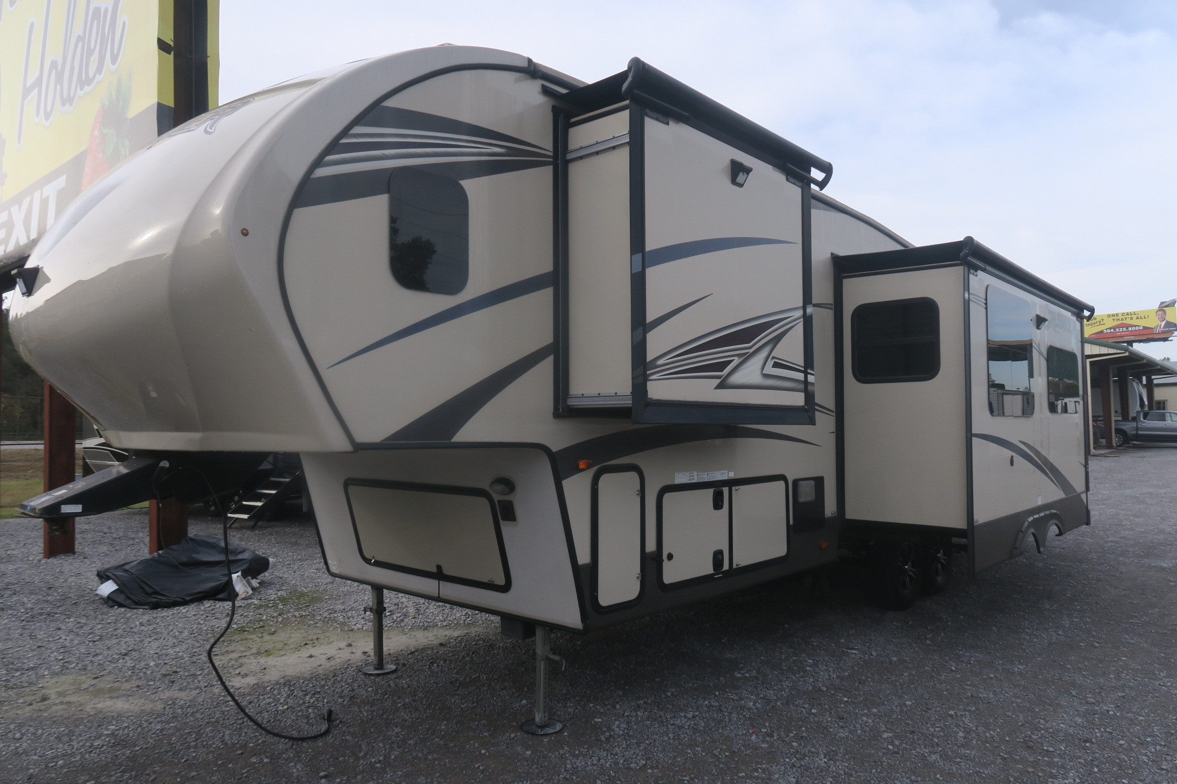 USED 2017 CRUSADER 296BHS - Overview | Berryland Campers