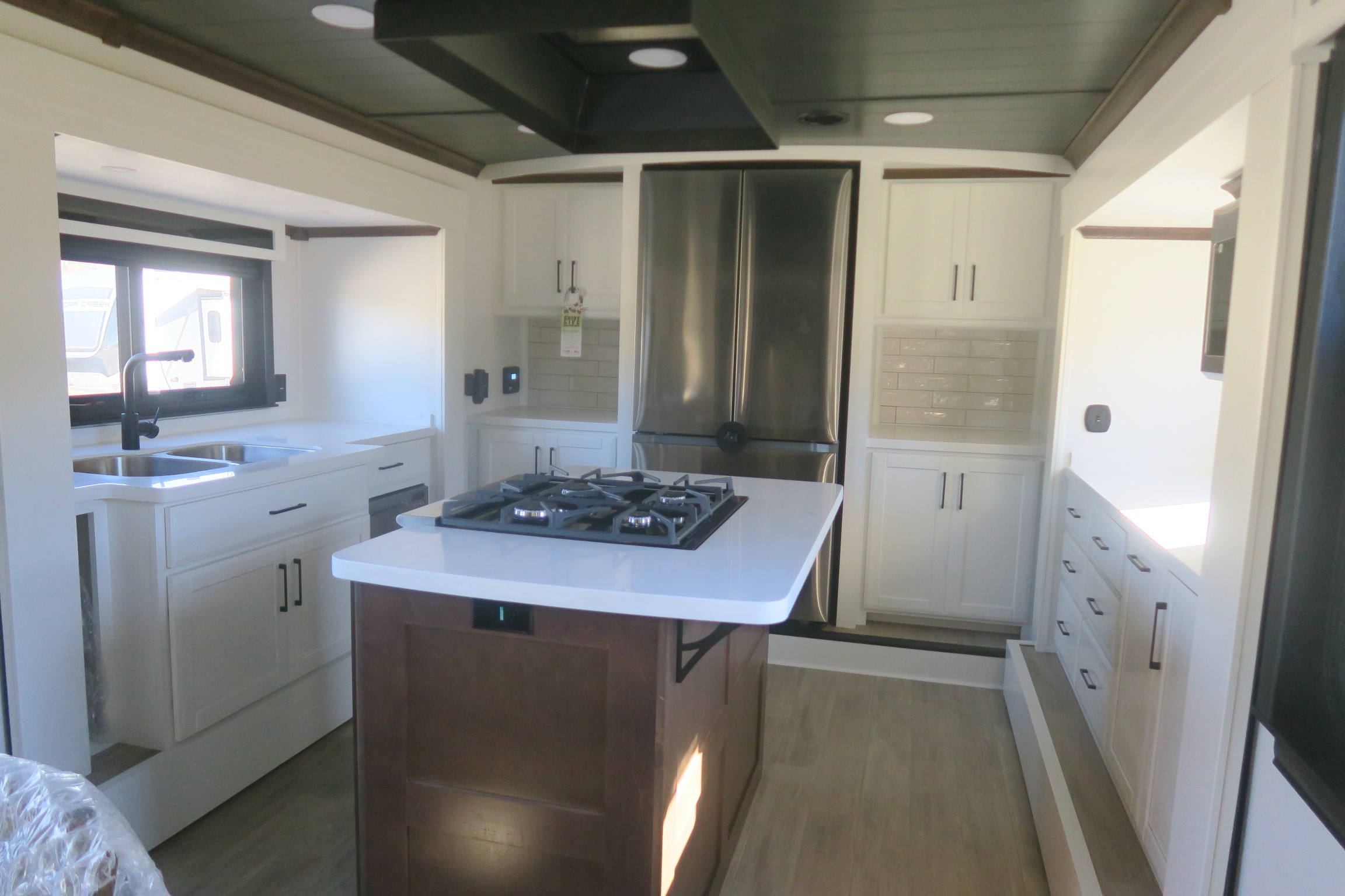 NEW 2024 RIVERSTONE LEGACY 42FSKG Overview Berryland Campers   IMG 1821 Optimized.JPG