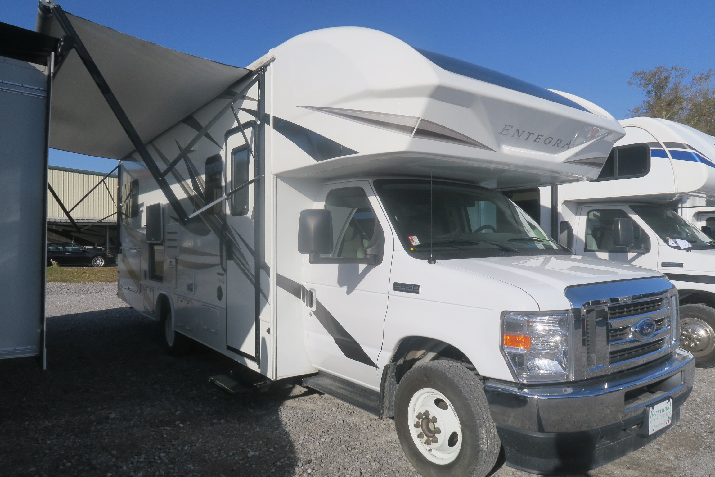 USED 2022 ODYSSEY 25R - Overview | Berryland Campers