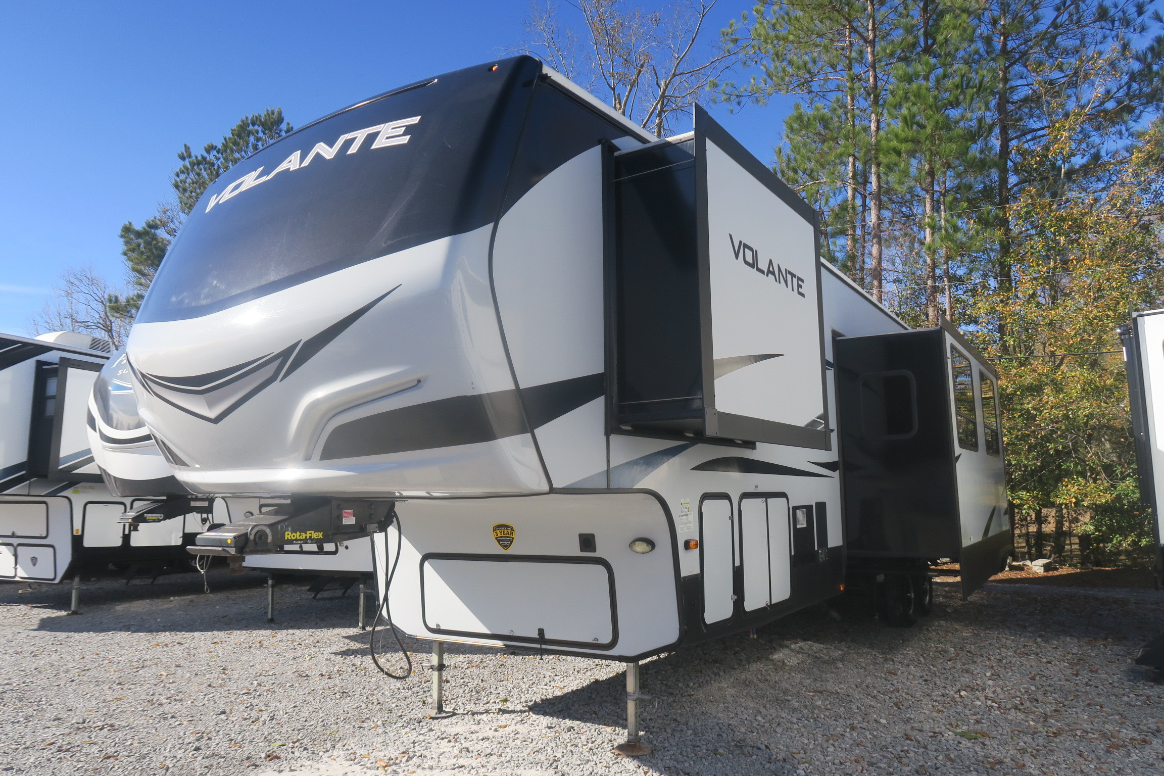 USED 2020 VOLANTE 3601LF - Overview | Berryland Campers