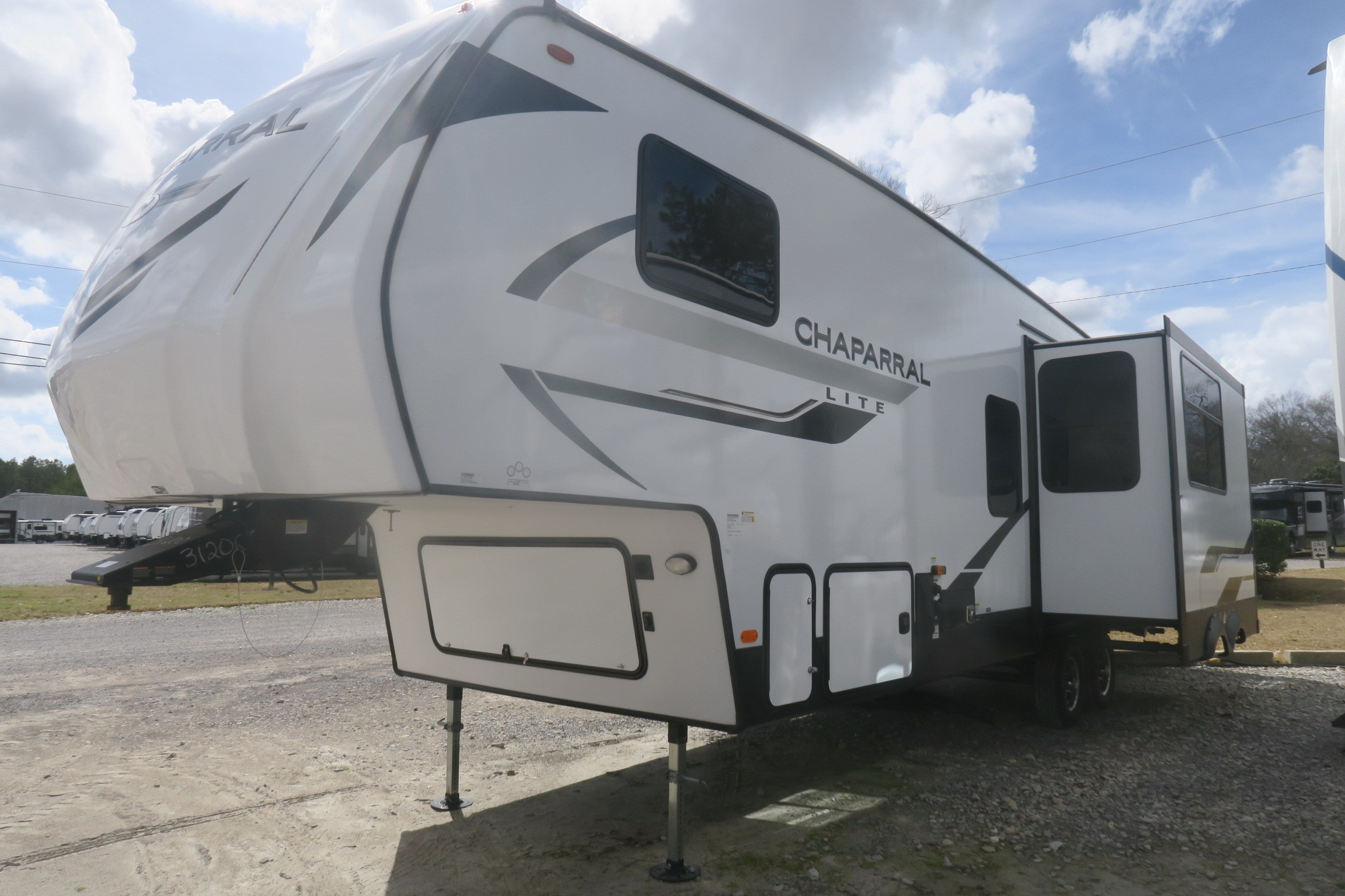 NEW 2024 CHAPARRAL LITE 274BH - Overview | Berryland Campers