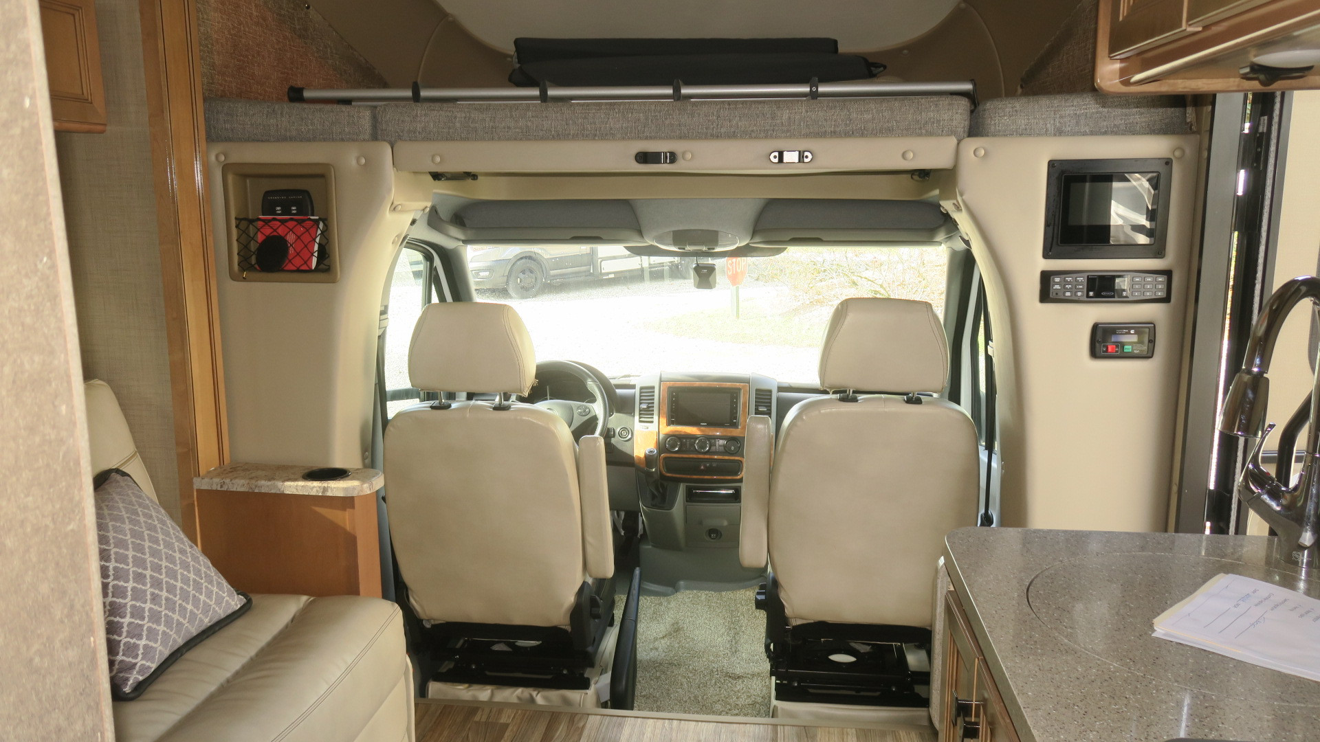 USED 2019 SYNERGY ST24 - Overview | Berryland Campers