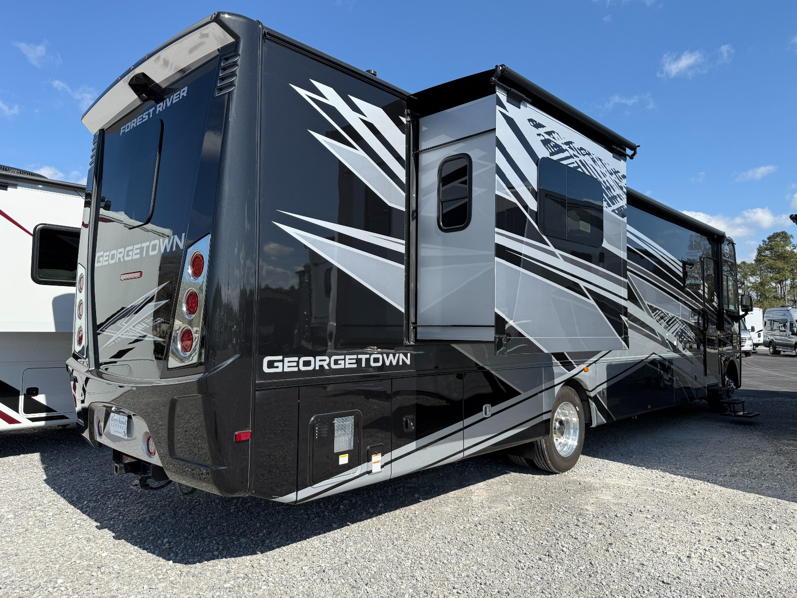 NEW 2025 GEORGETOWN 7 SERIES GT7 36K7 - Overview | Berryland Campers