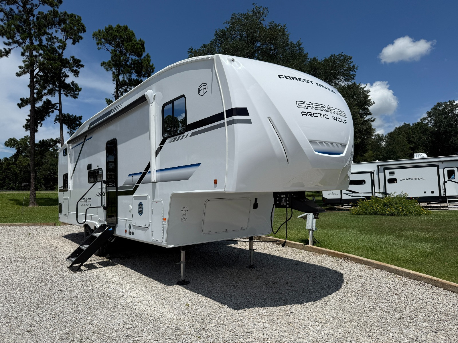 NEW 2026 CHEROKEE ARCTIC WOLF 285OPT - Overview | Berryland Campers